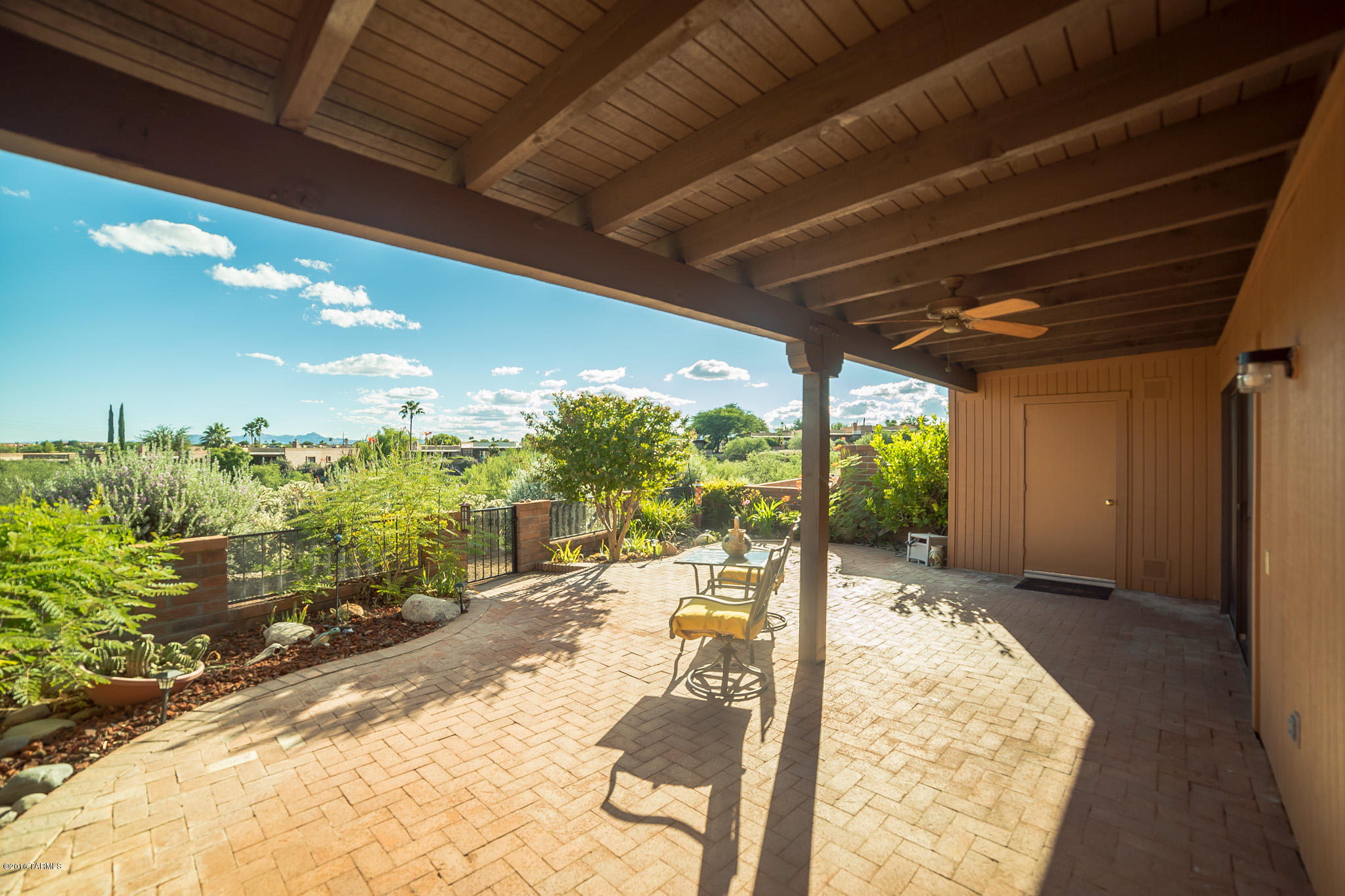 1445 W Camino Del Pato