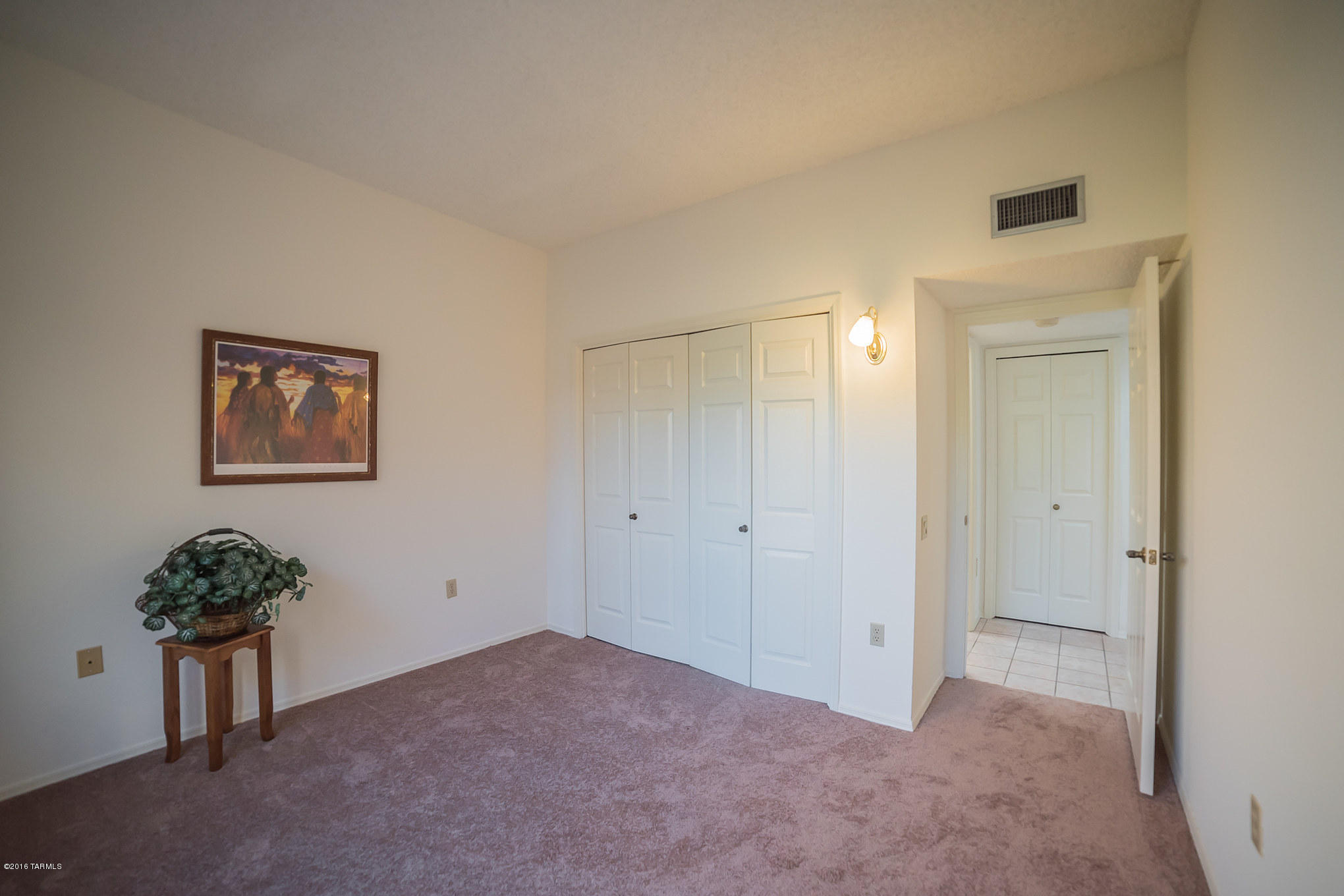 1445 W Camino Del Pato