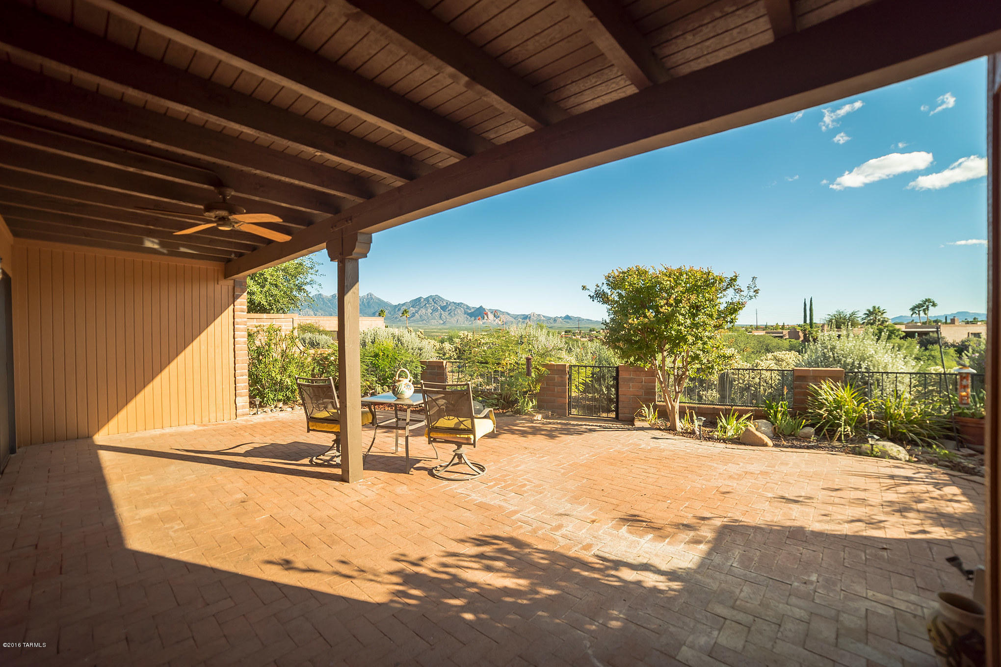 1445 W Camino Del Pato