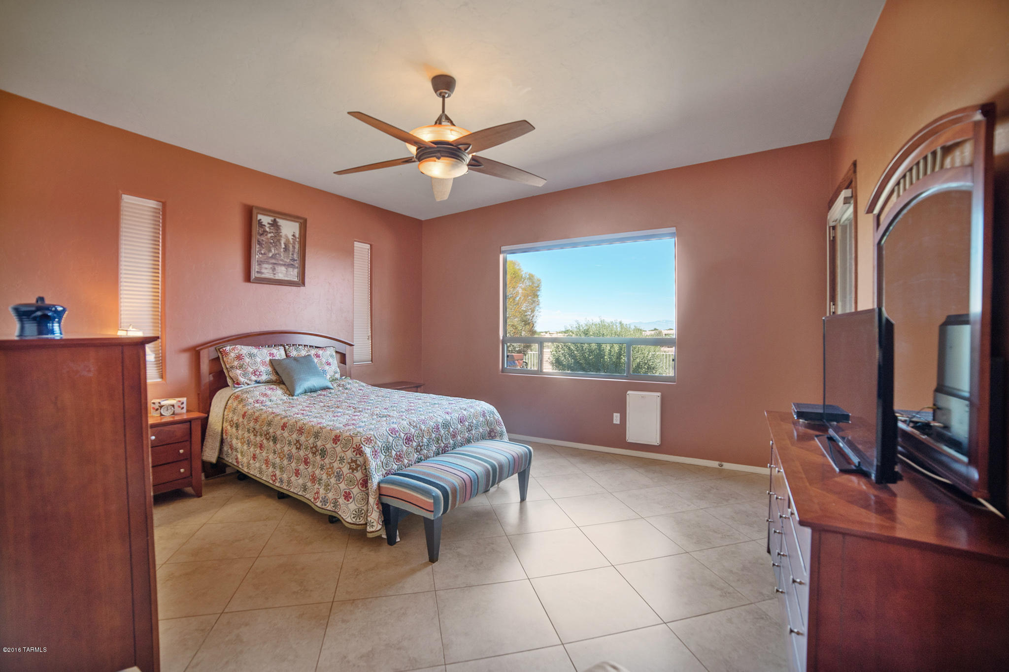 901 E Sylvester Spring Place