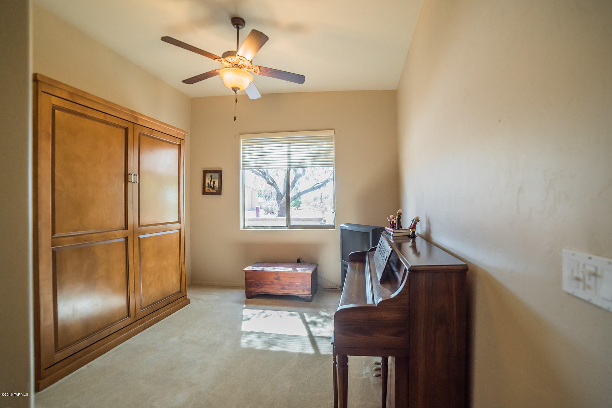 901 E Sylvester Spring Place