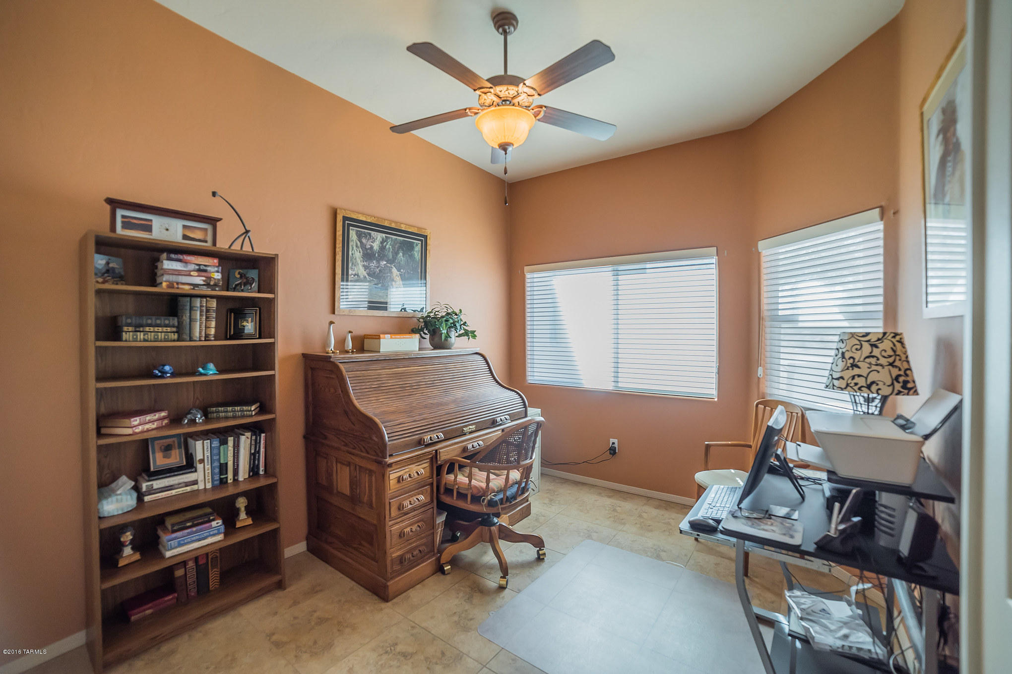 901 E Sylvester Spring Place