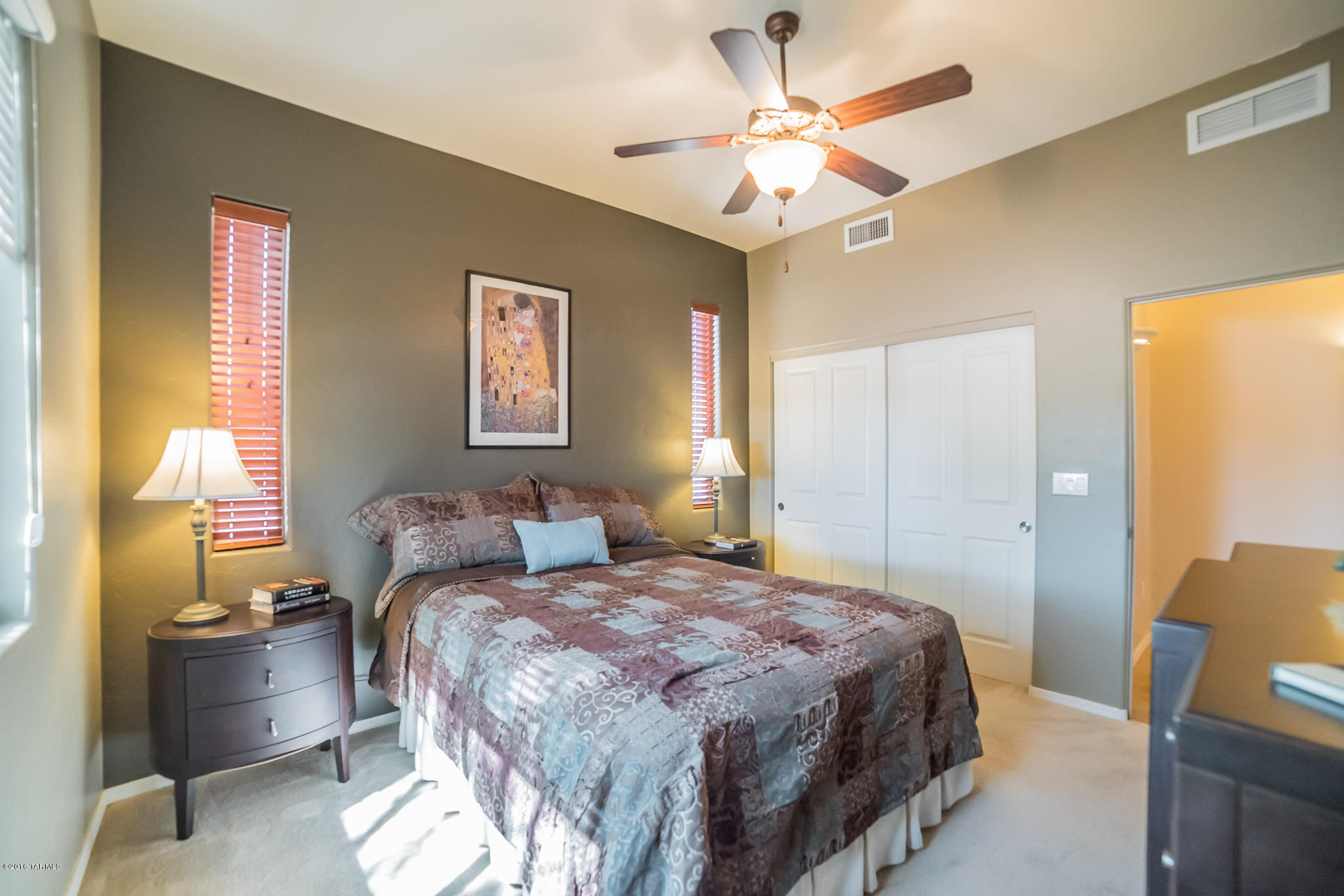 901 E Sylvester Spring Place