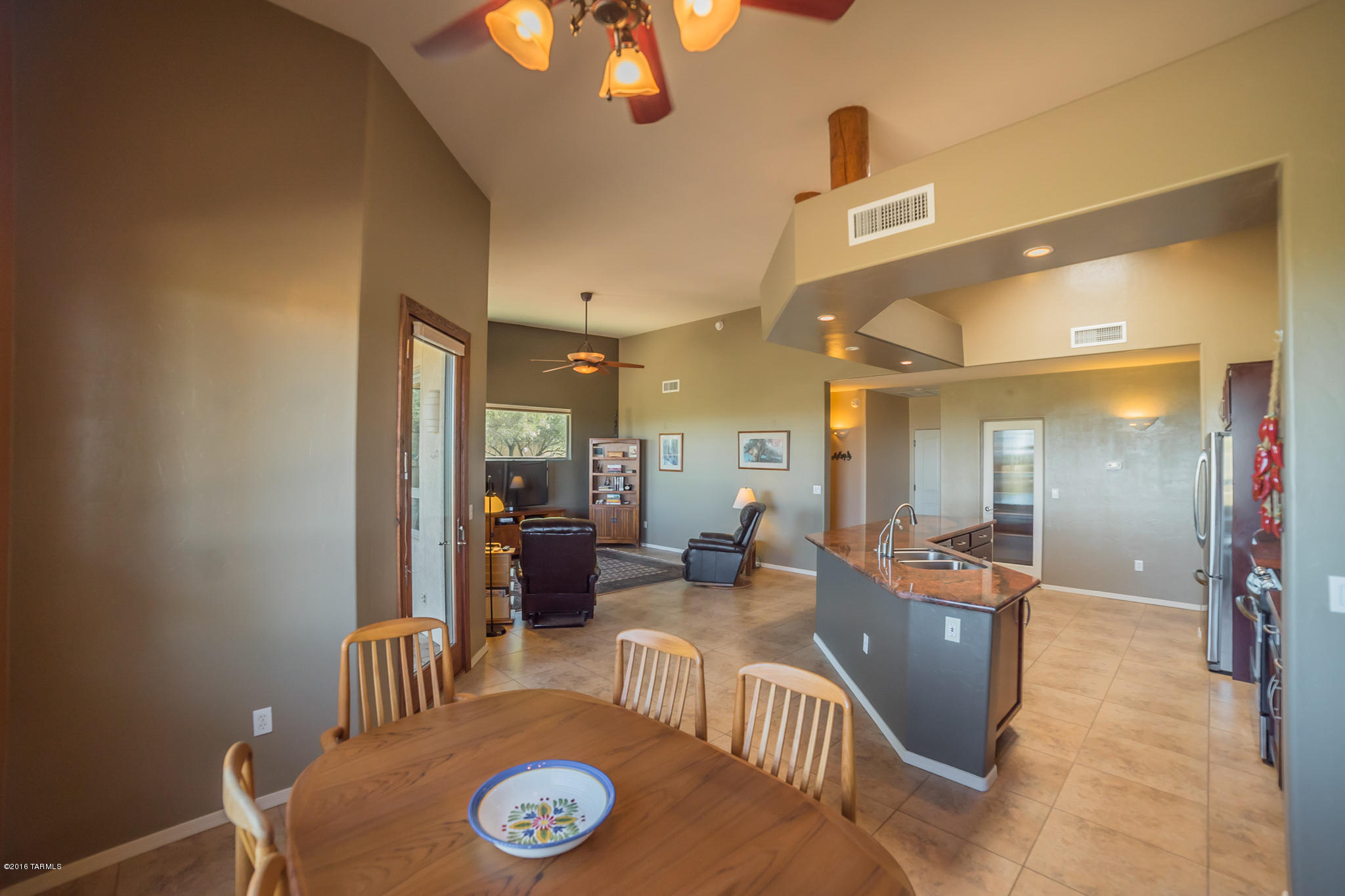 901 E Sylvester Spring Place