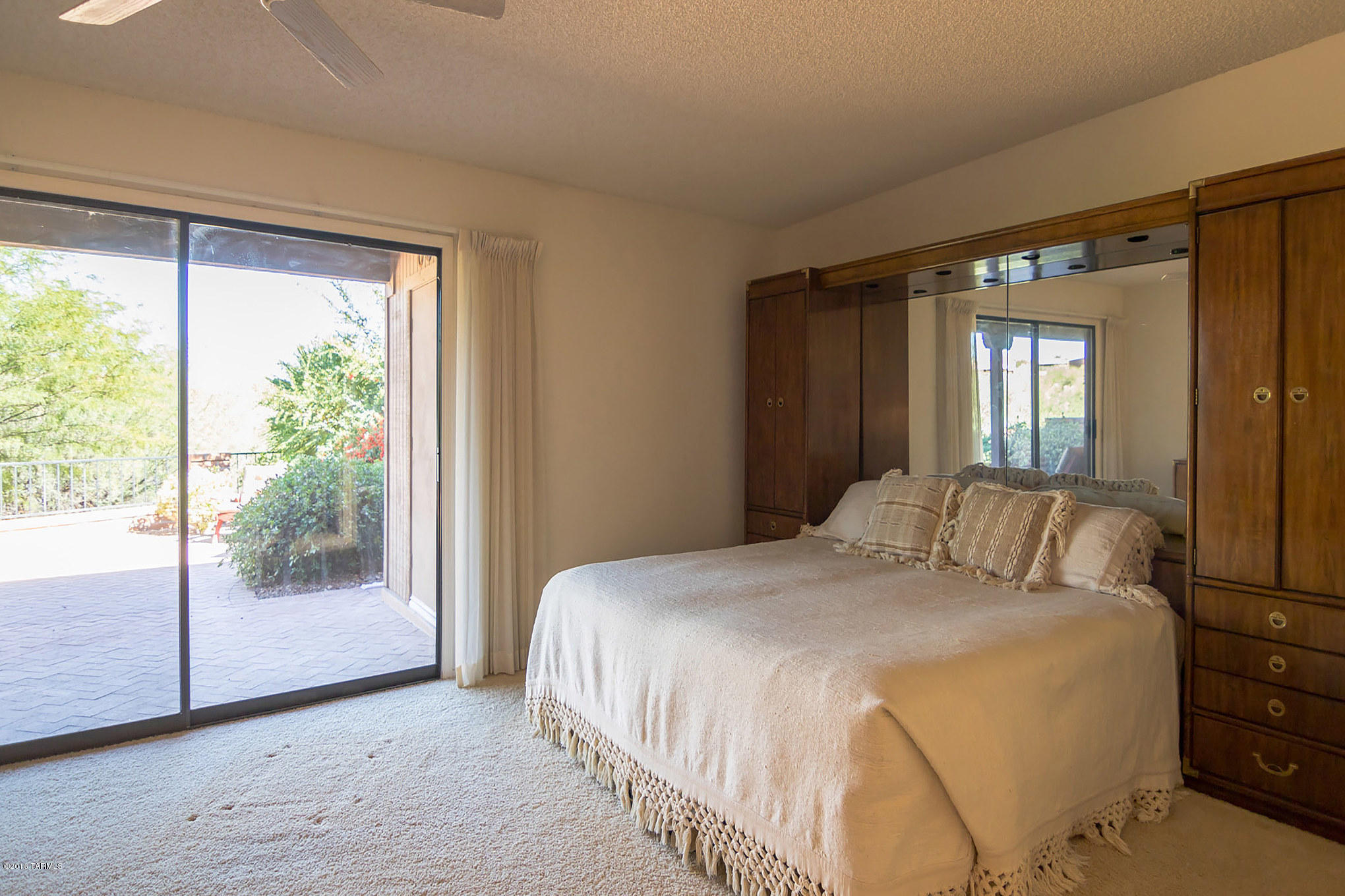 1472 W Via De La Gloria