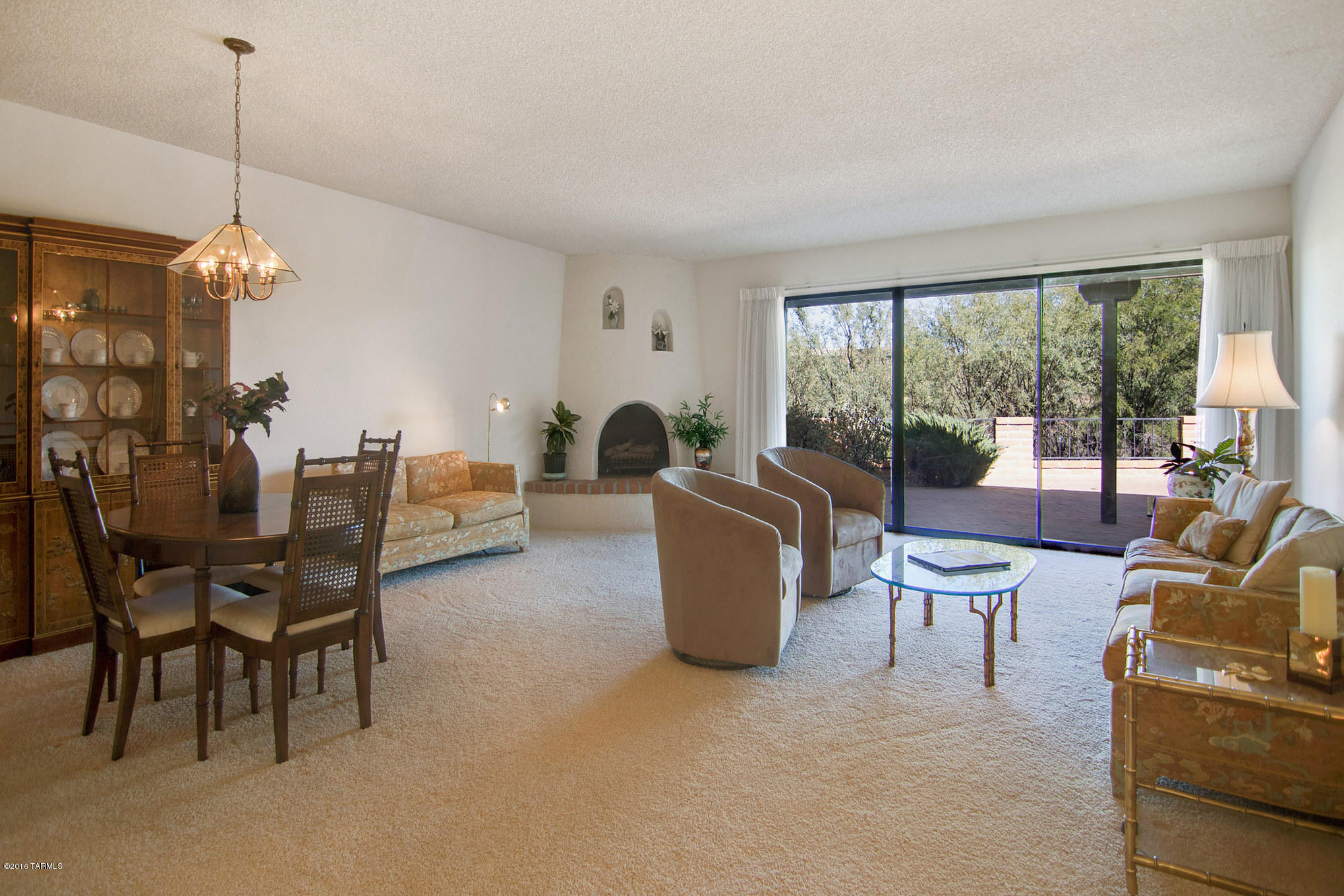 1472 W Via De La Gloria