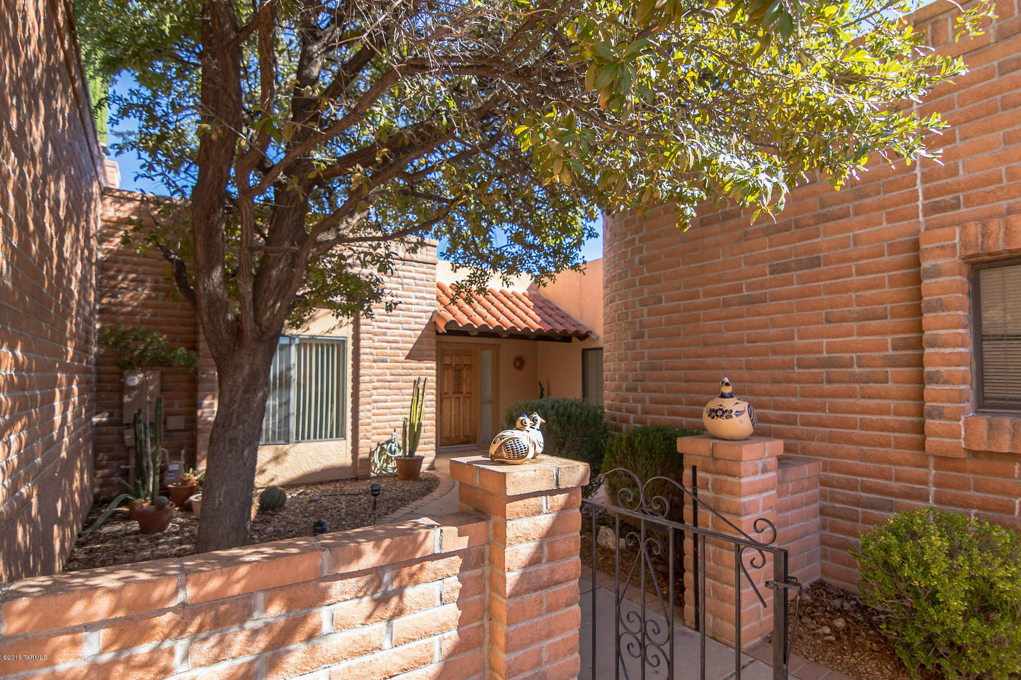 1472 W Via De La Gloria