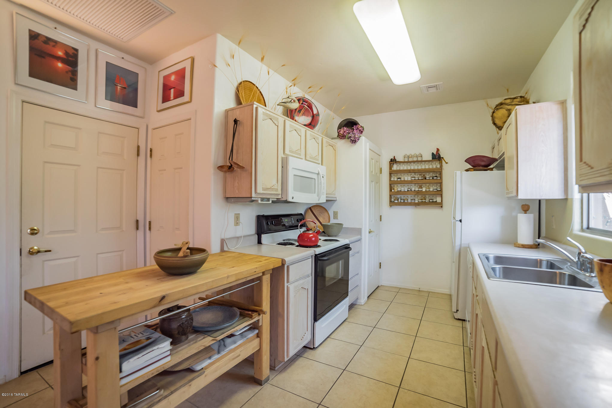 3765 S Camino Comica