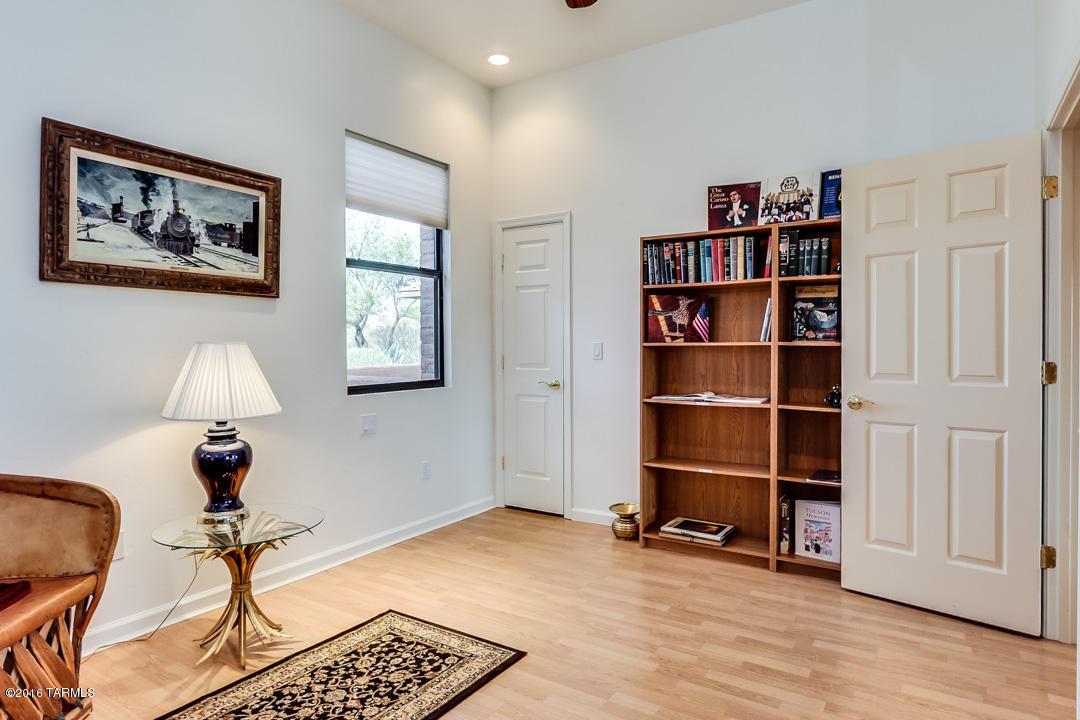 1575 S Walnut Spring Place