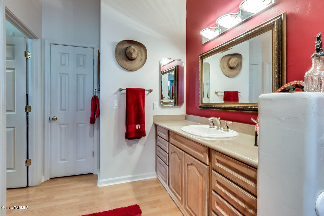 1575 S Walnut Spring Place