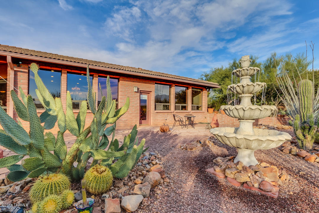 1575 S Walnut Spring Place