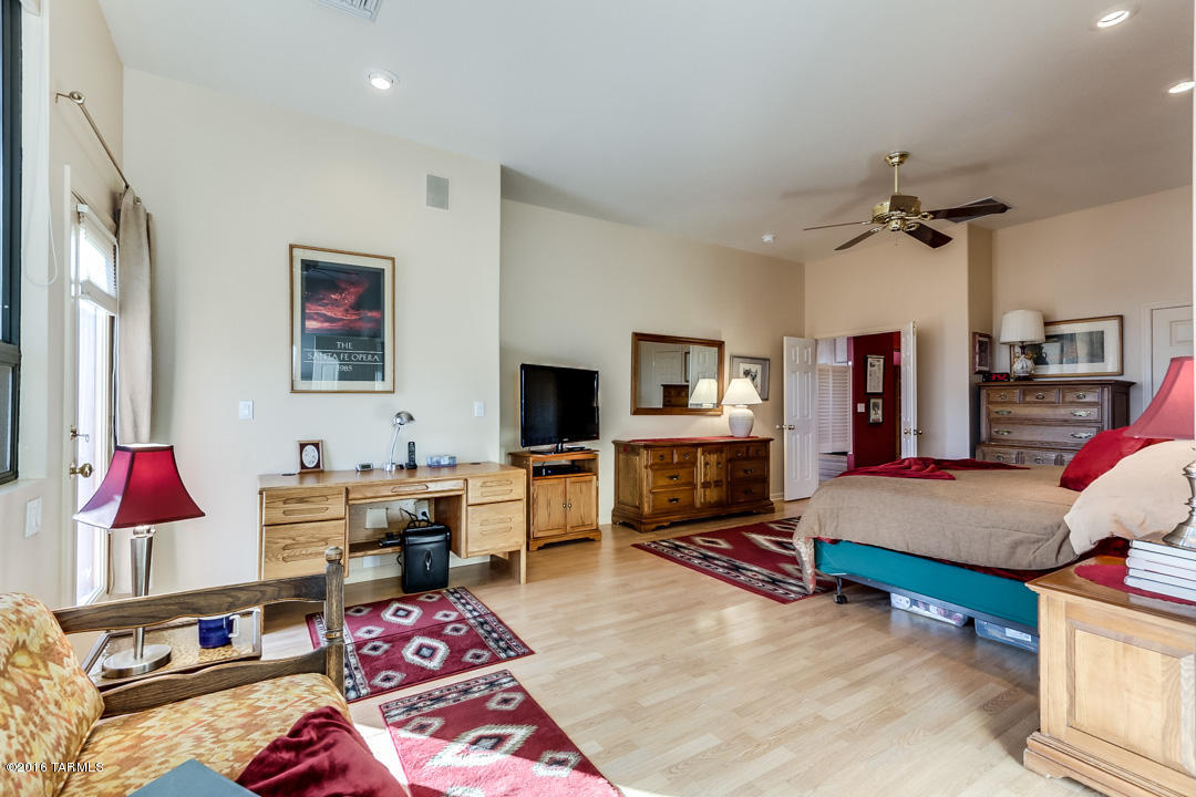 1575 S Walnut Spring Place