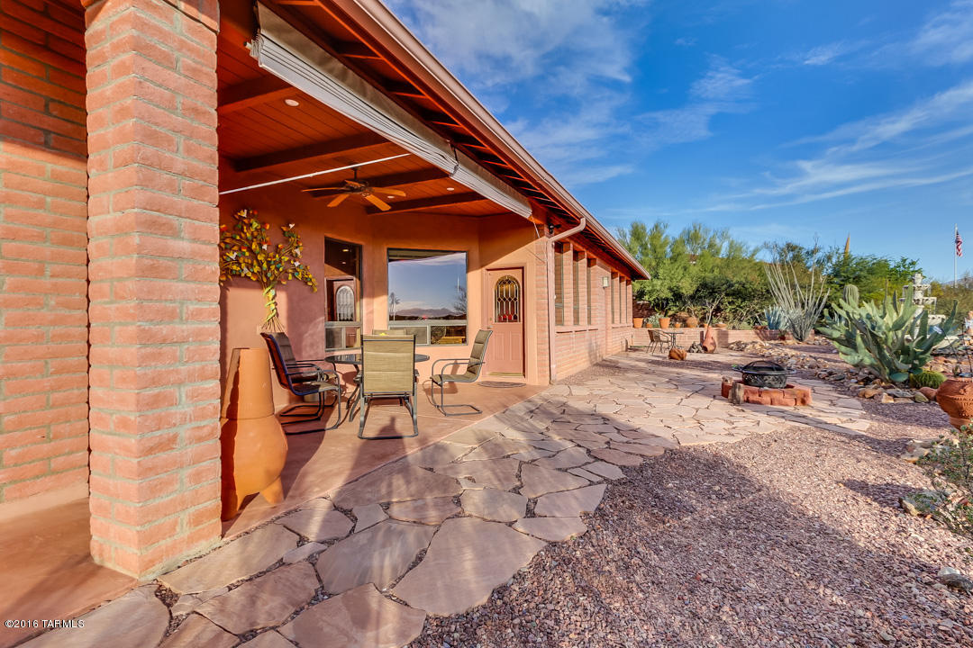 1575 S Walnut Spring Place