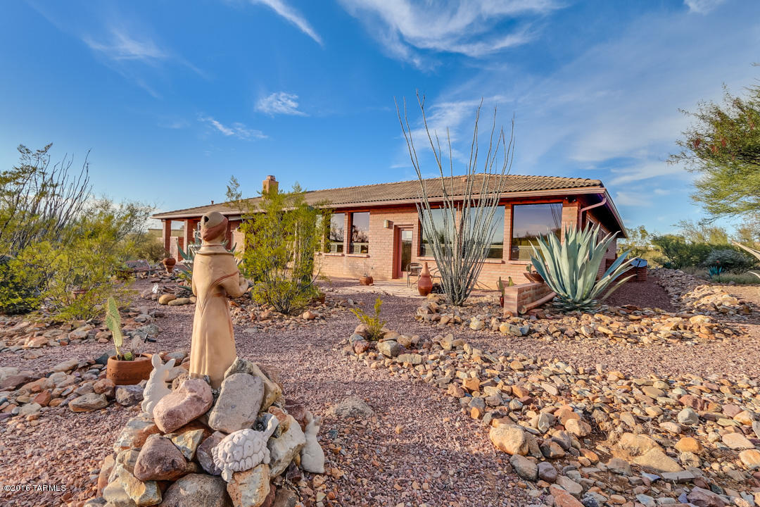 1575 S Walnut Spring Place