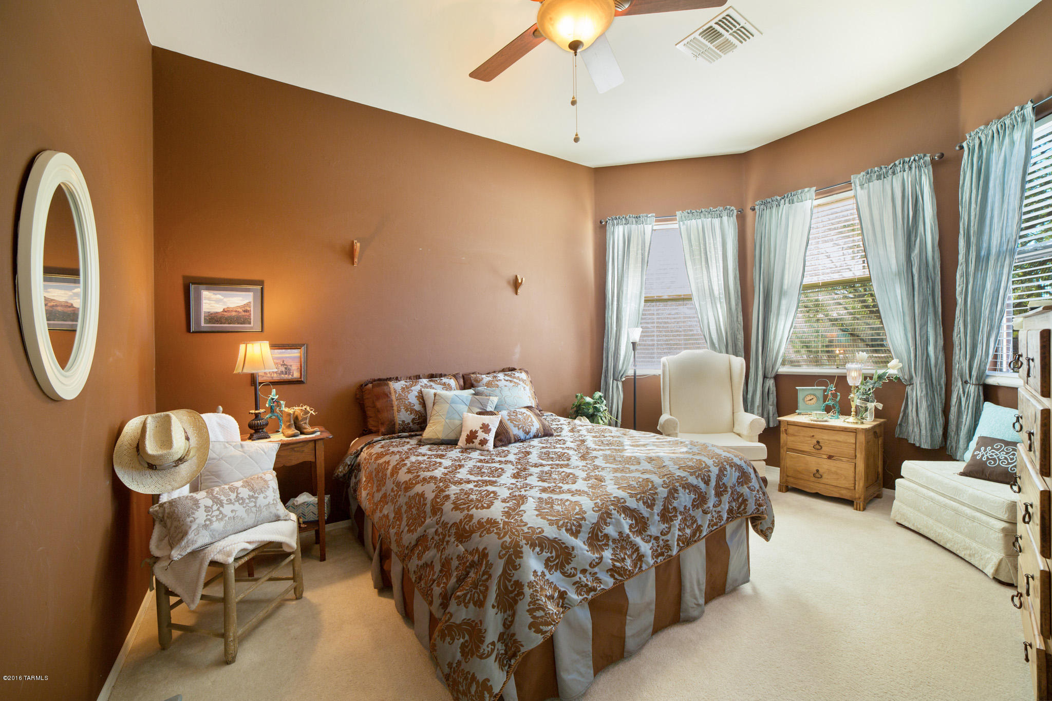 1054 W Bosch Drive