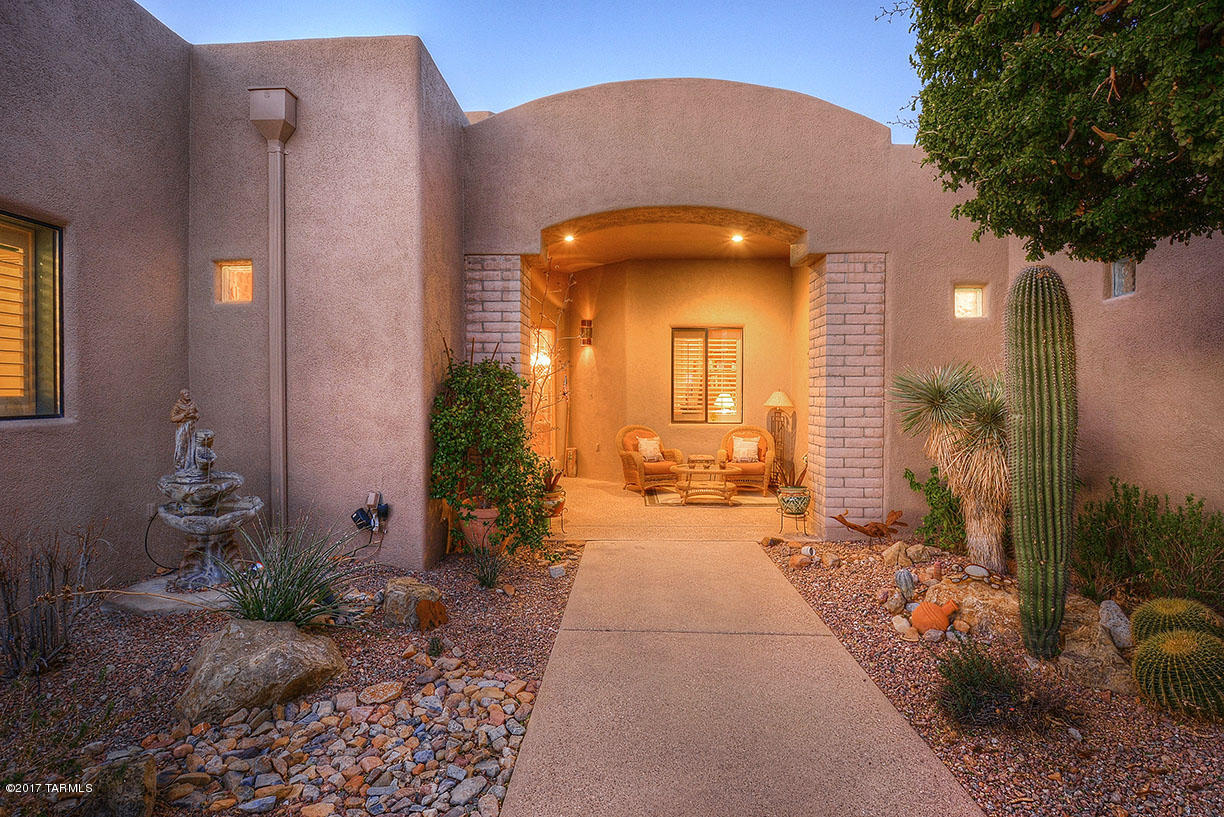 706 E Bent Branch Place