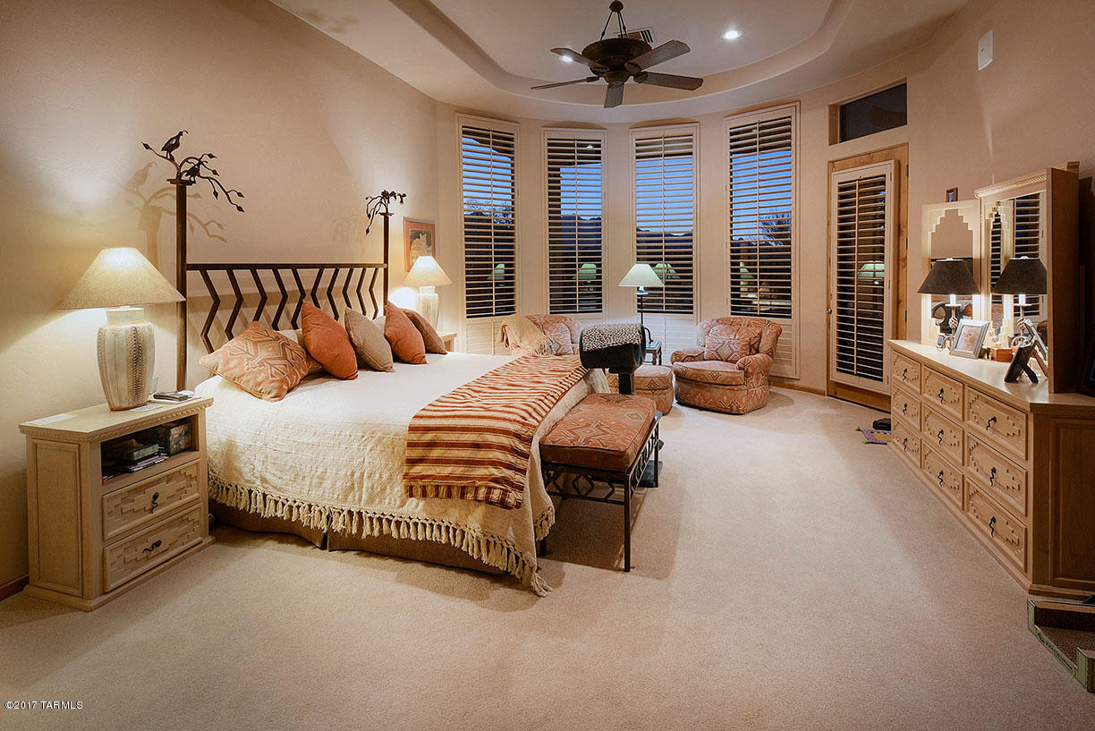 706 E Bent Branch Place