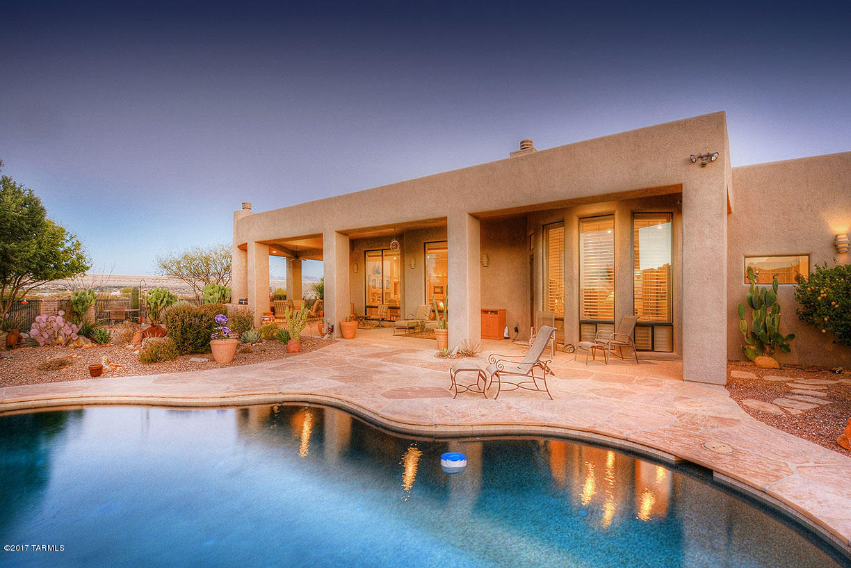 706 E Bent Branch Place