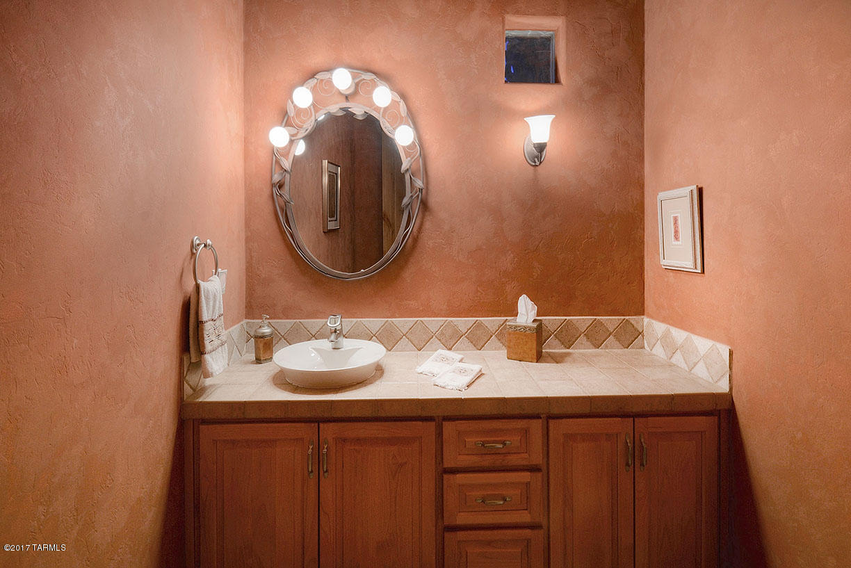 706 E Bent Branch Place