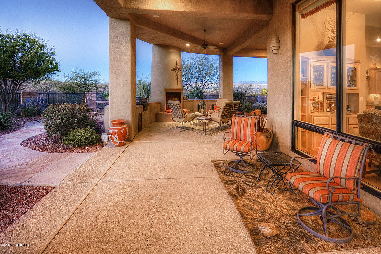 706 E Bent Branch Place