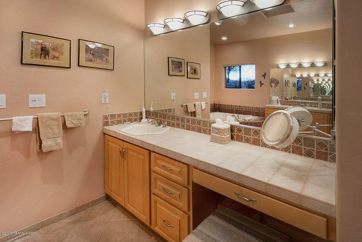 706 E Bent Branch Place