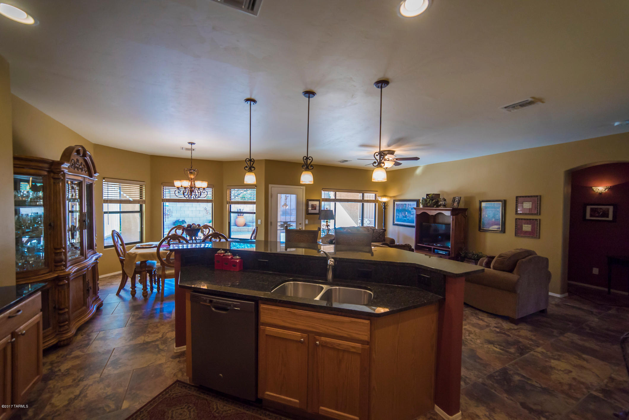 2203 N Avenida Del Petalo