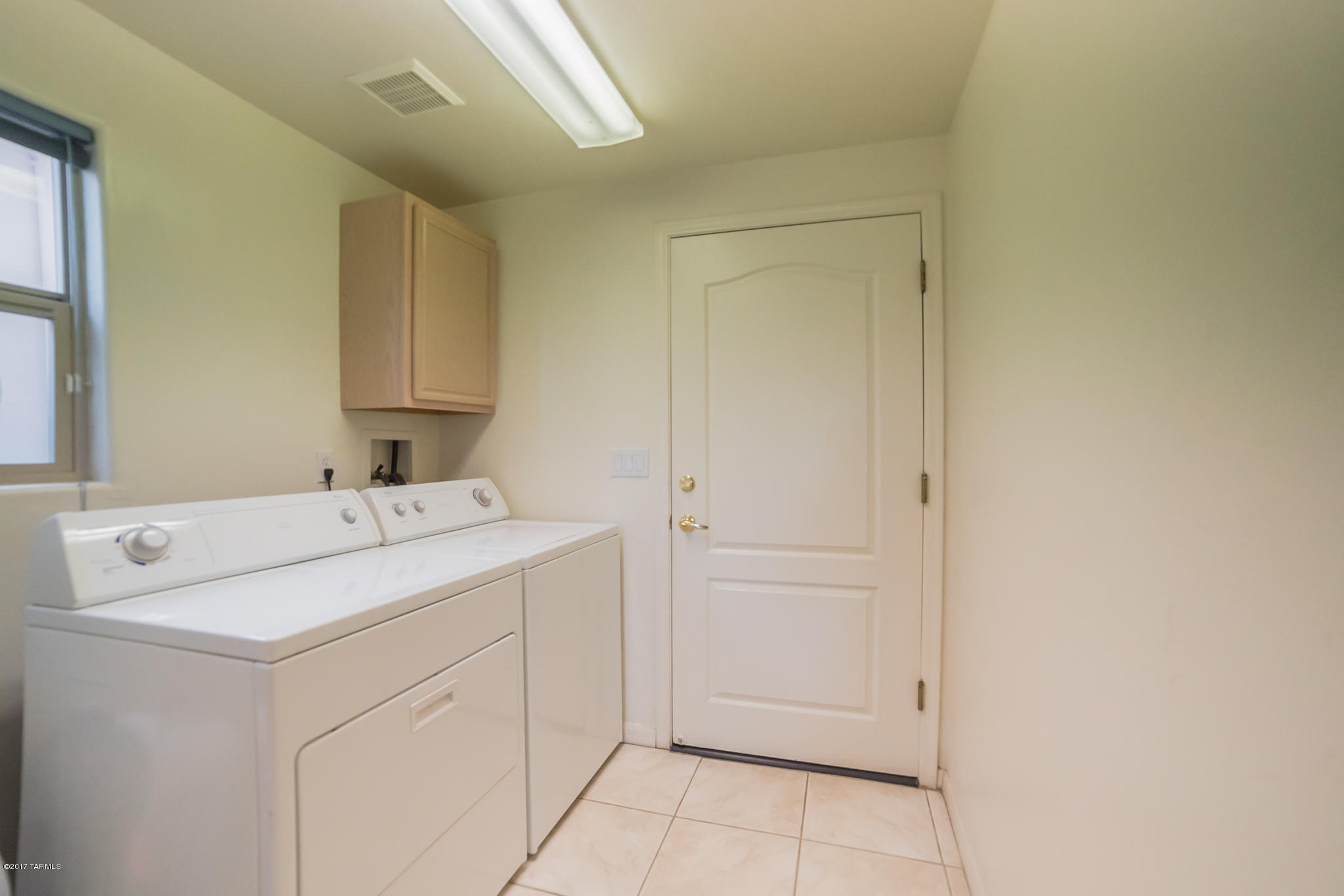 2717 S Greenside Place