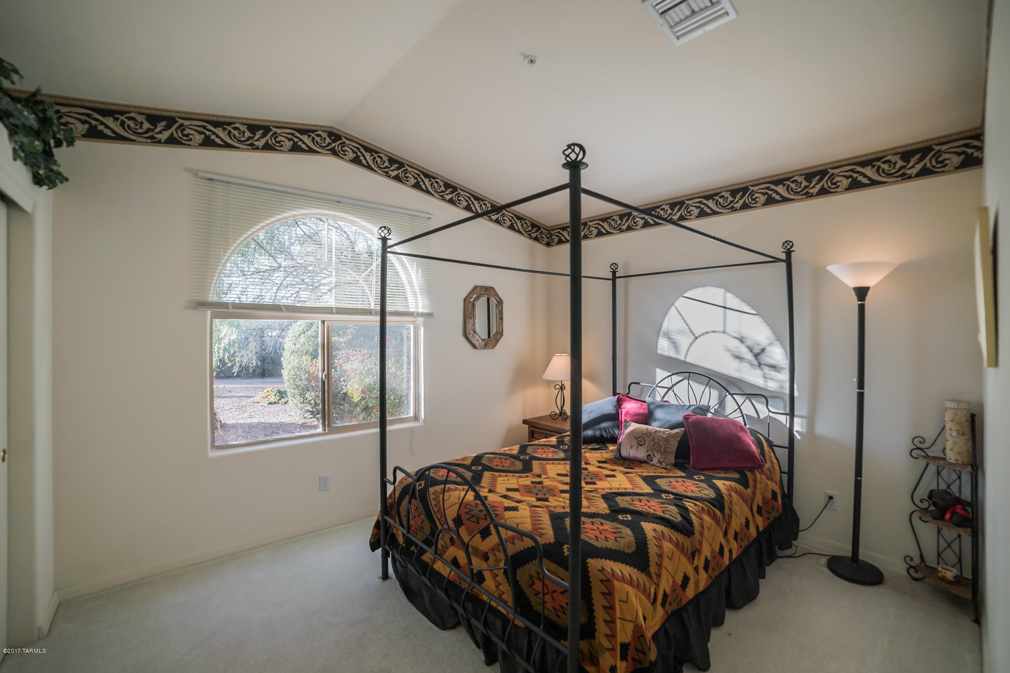 2717 S Greenside Place