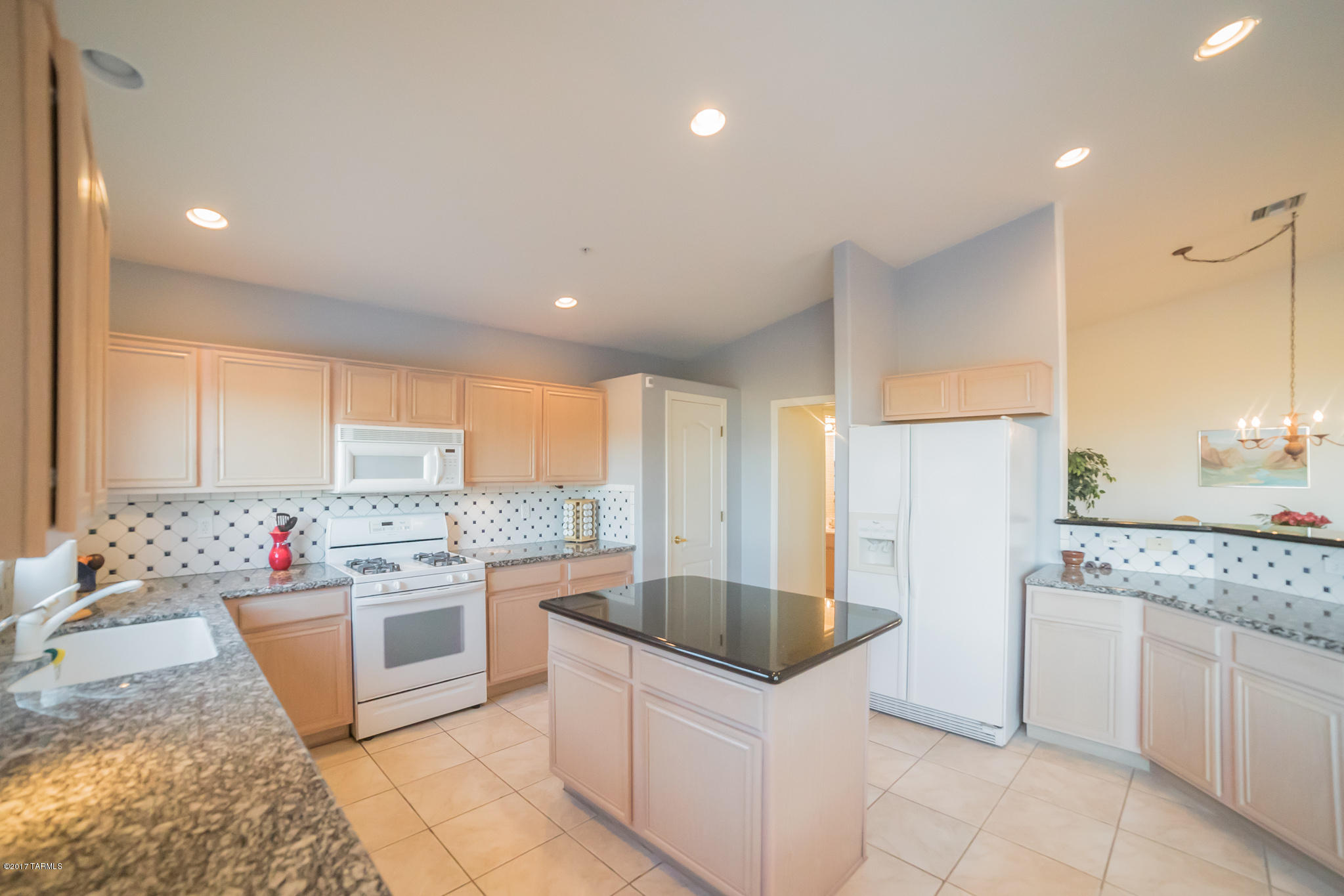 2717 S Greenside Place