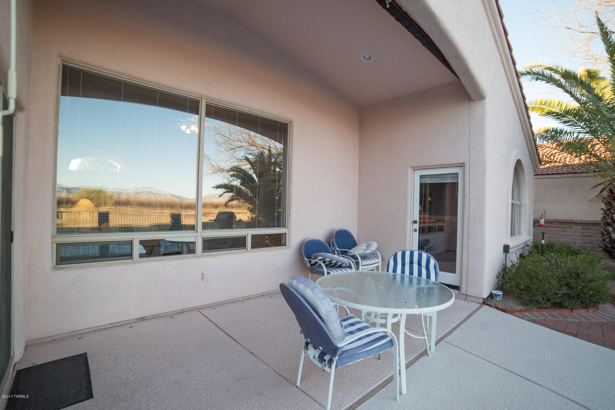 2717 S Greenside Place