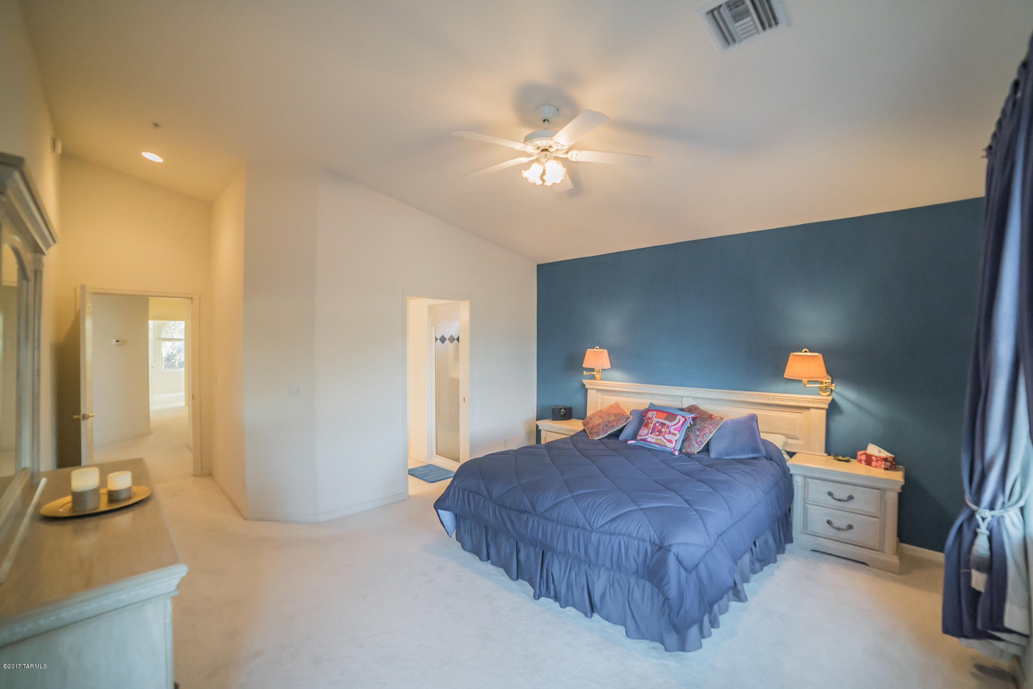 2717 S Greenside Place