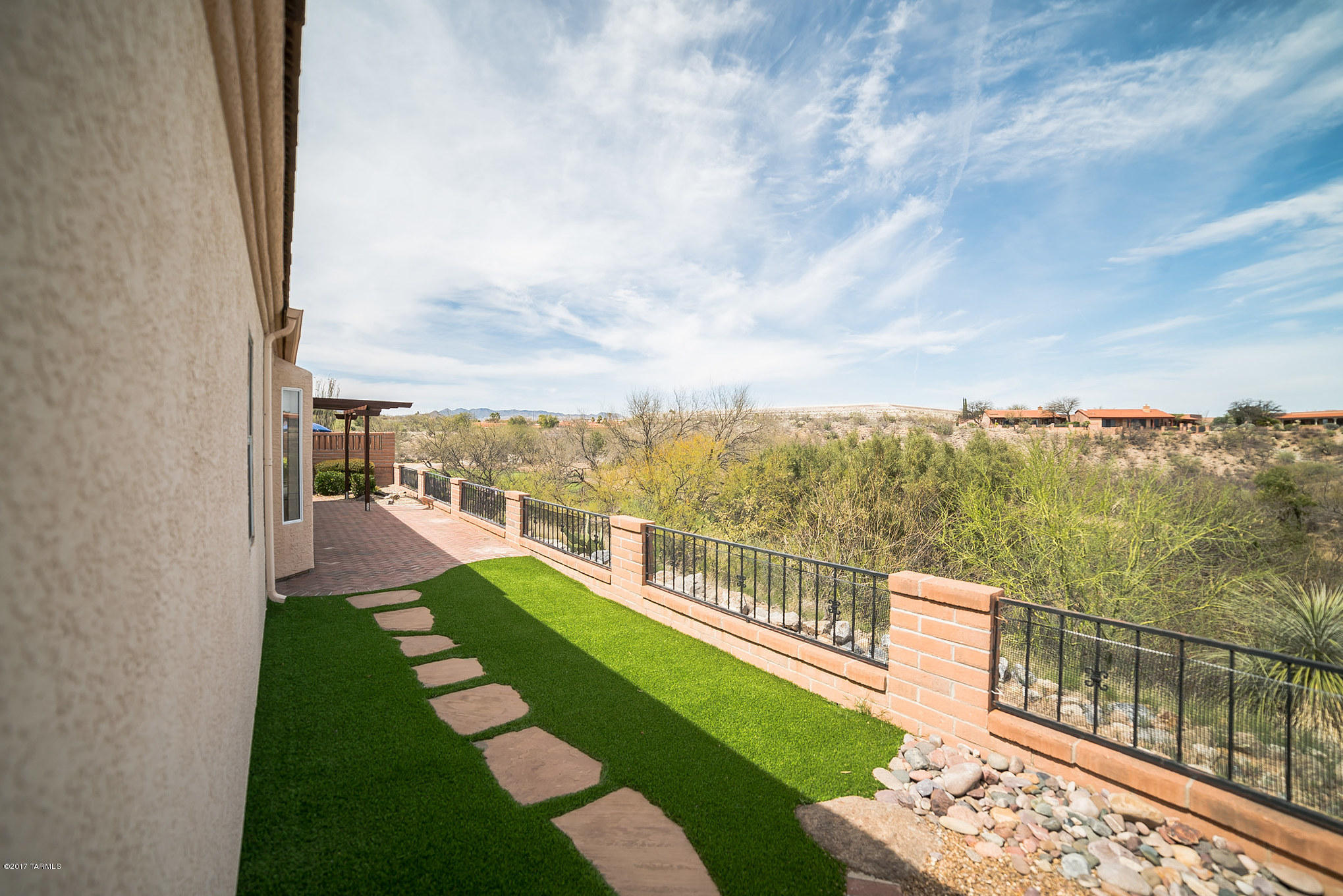 1690 W Circulo De La Pinata