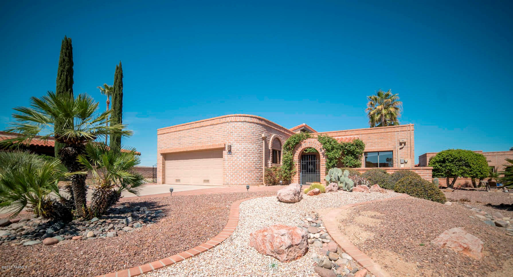 984 W Camino Urbano