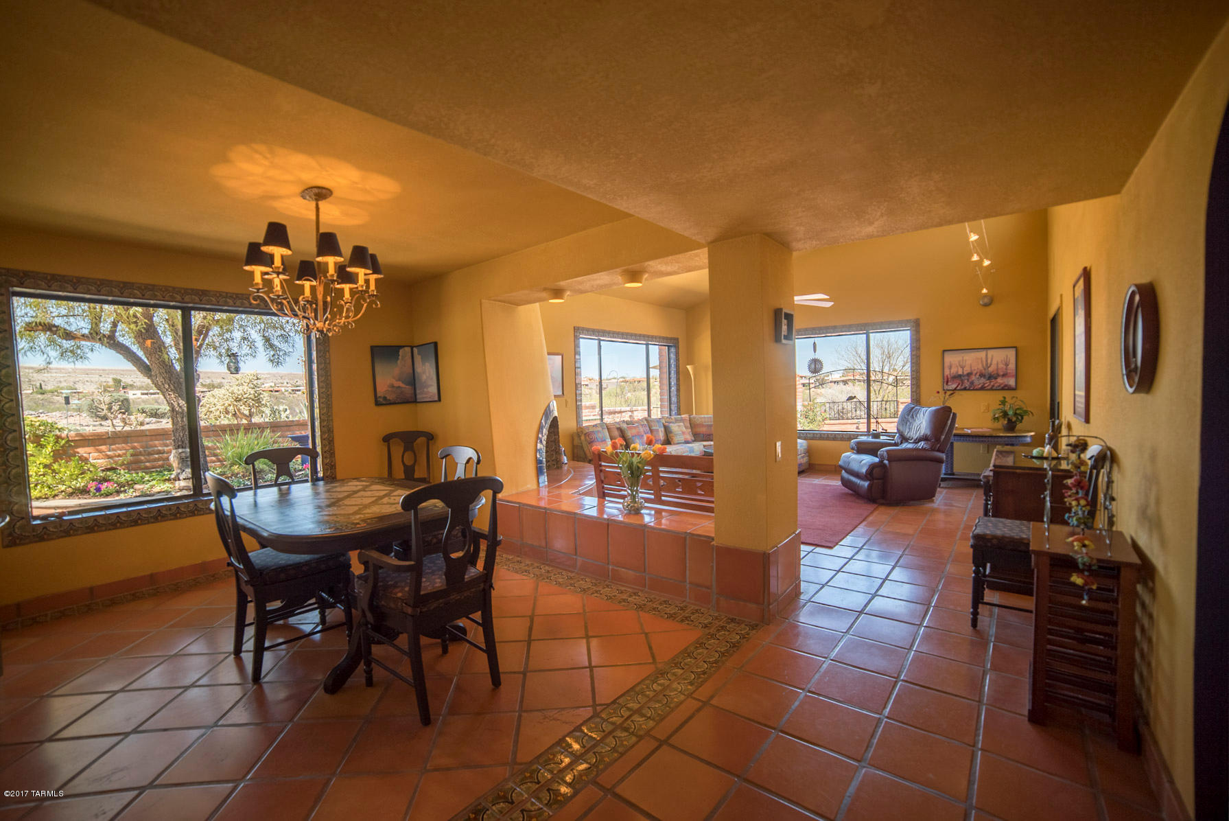984 W Camino Urbano