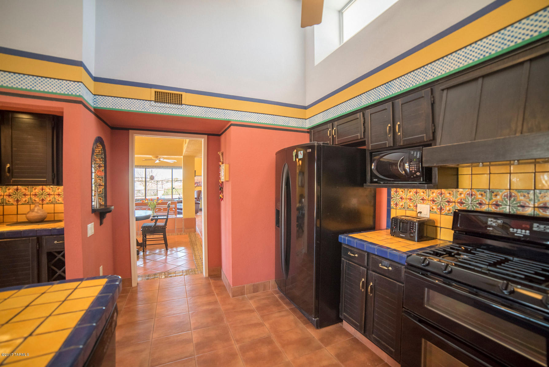984 W Camino Urbano