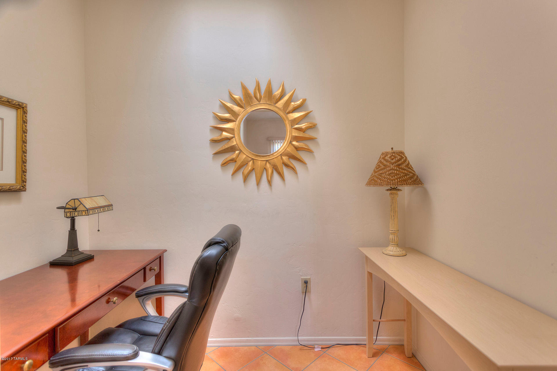 984 W Via De La Fonda