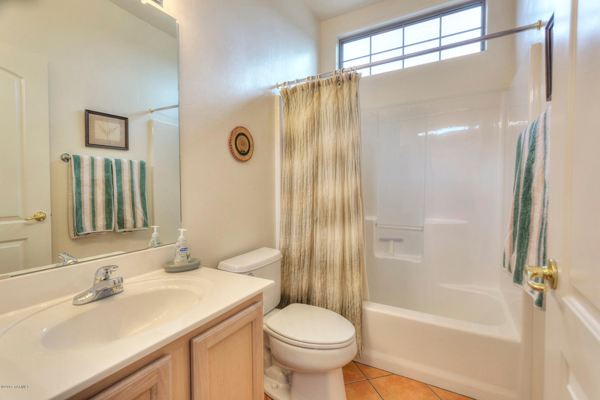 984 W Via De La Fonda