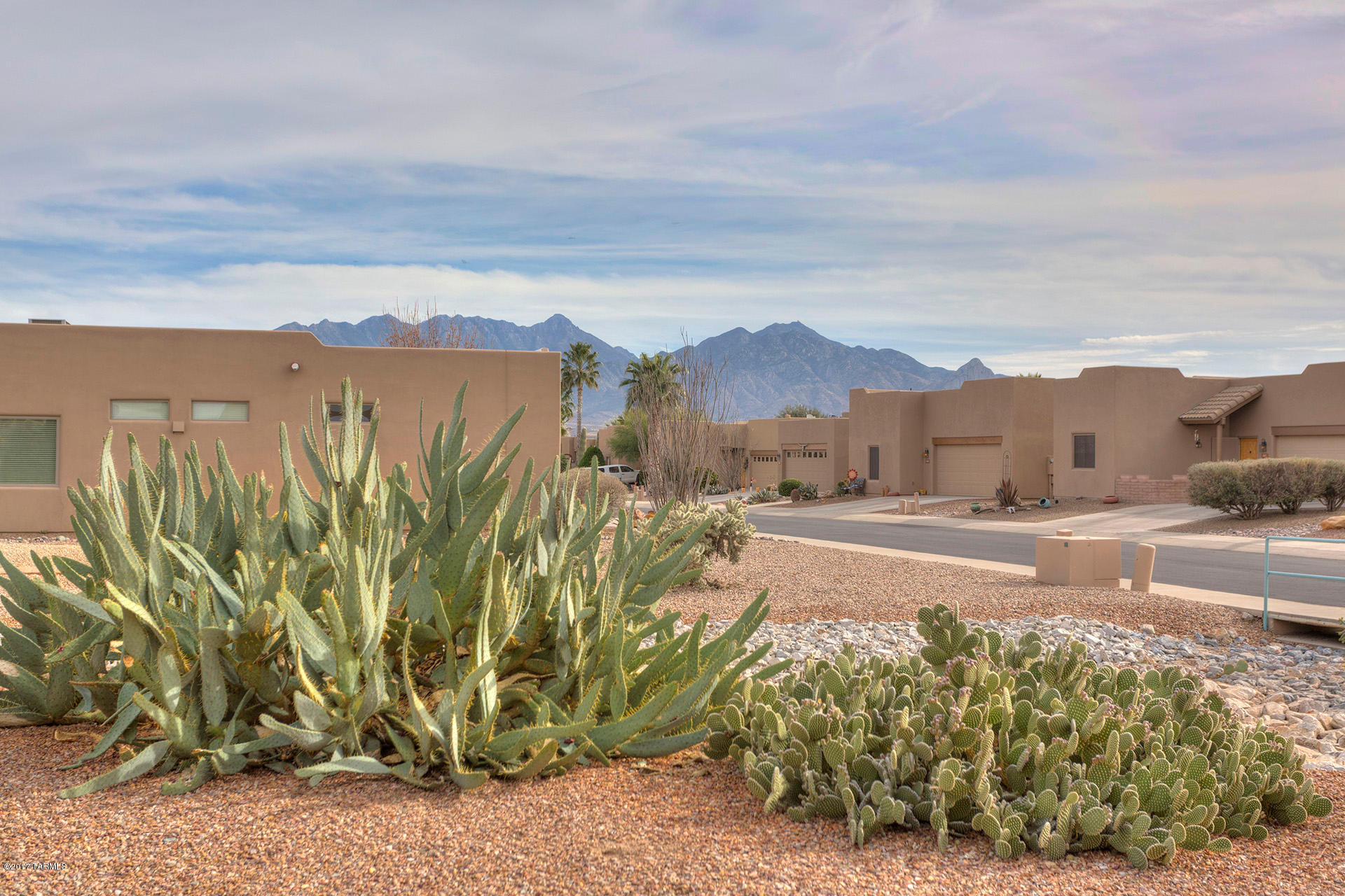 984 W Via De La Fonda