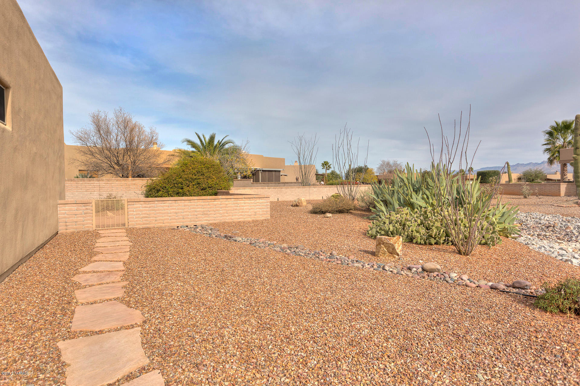 984 W Via De La Fonda