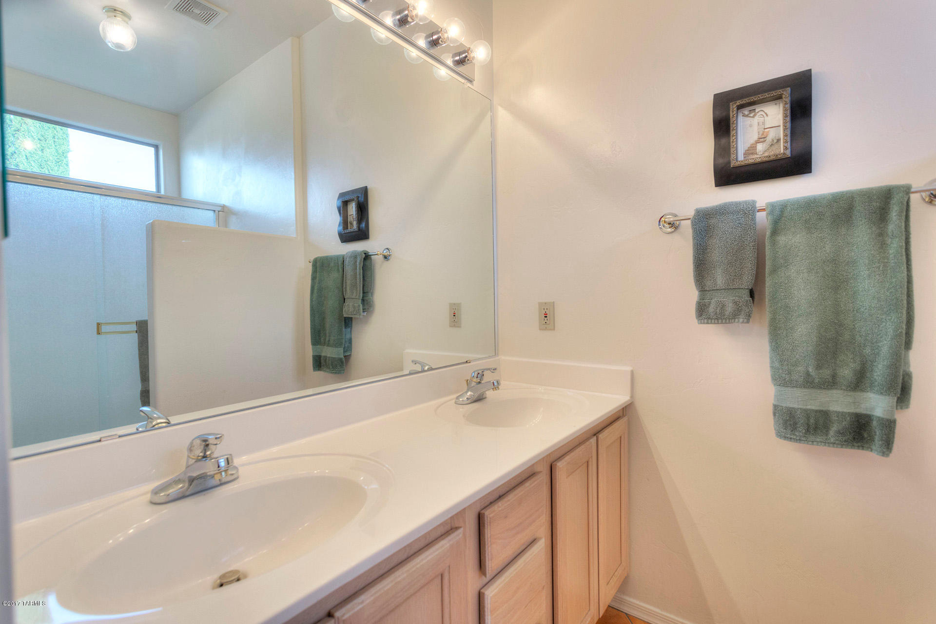 984 W Via De La Fonda