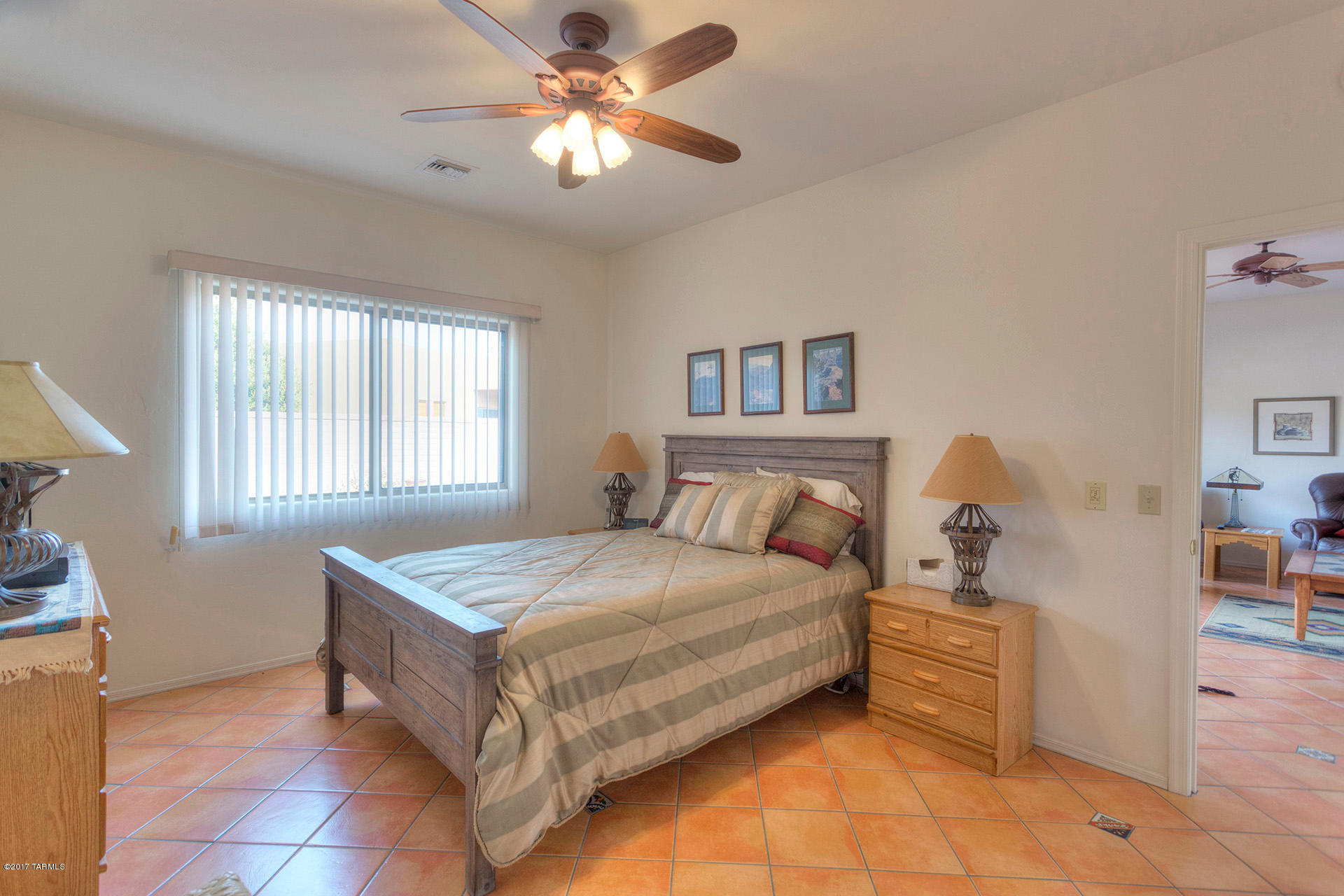 984 W Via De La Fonda