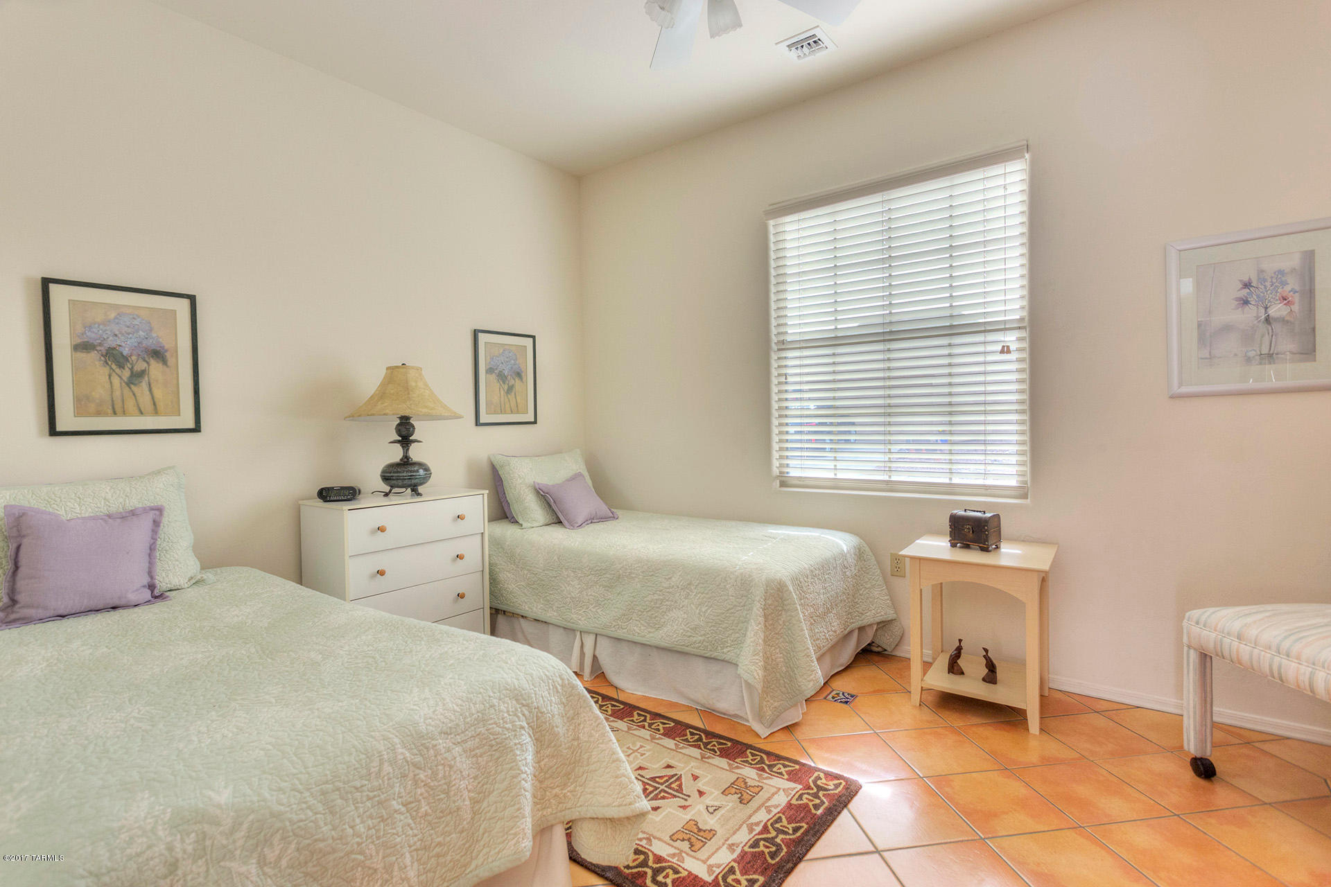 984 W Via De La Fonda