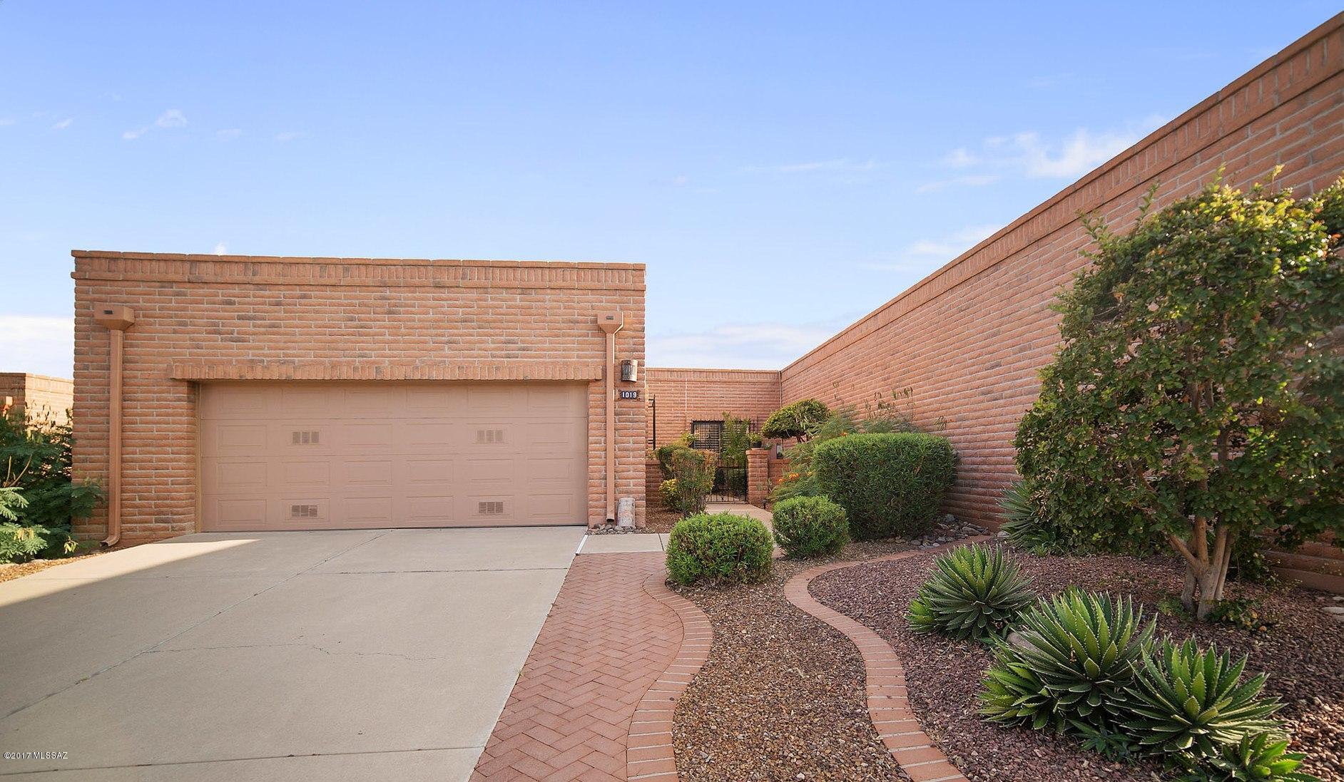 1019 W Calle De Pitahaya