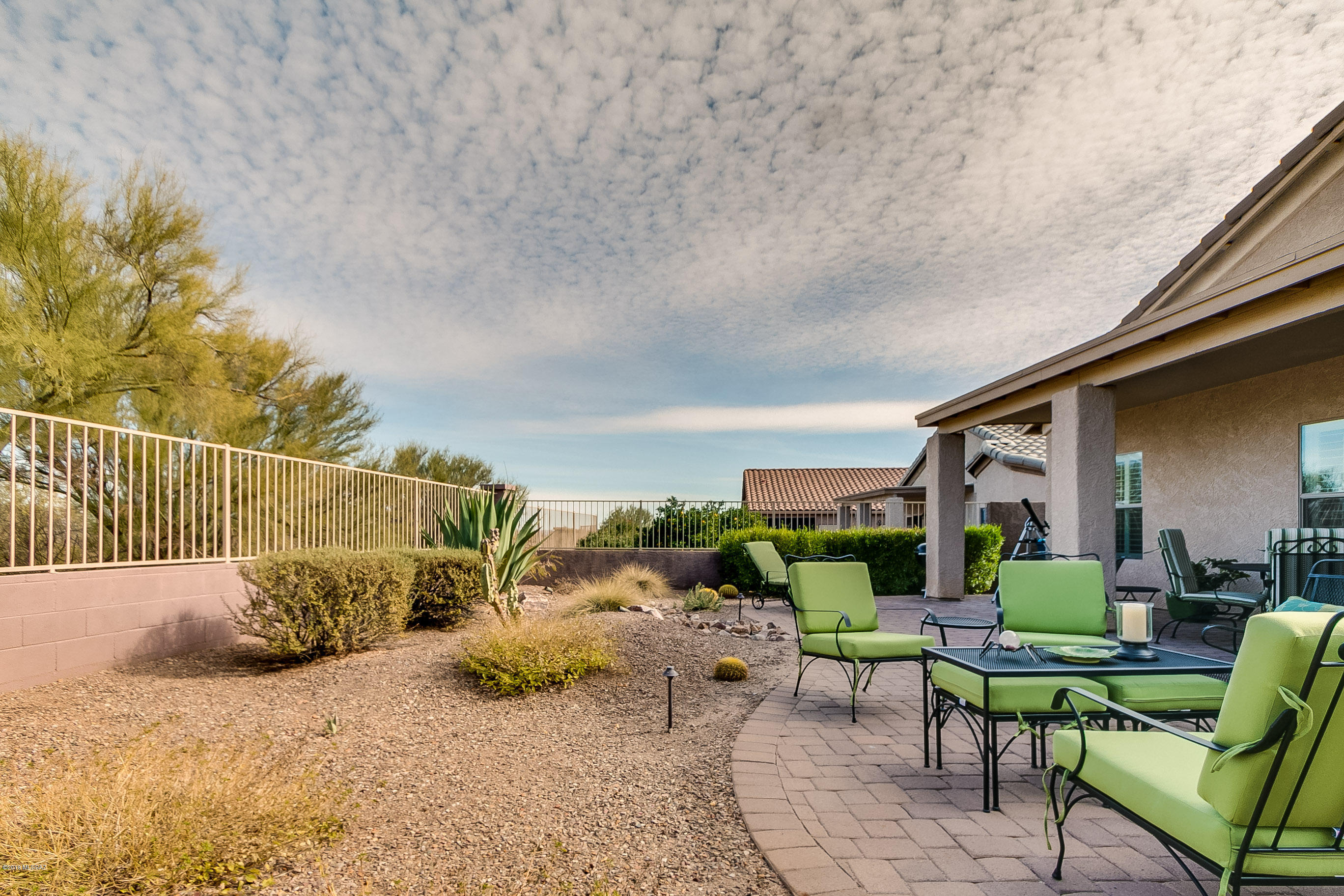 1334 W Via Cerro Colorado
