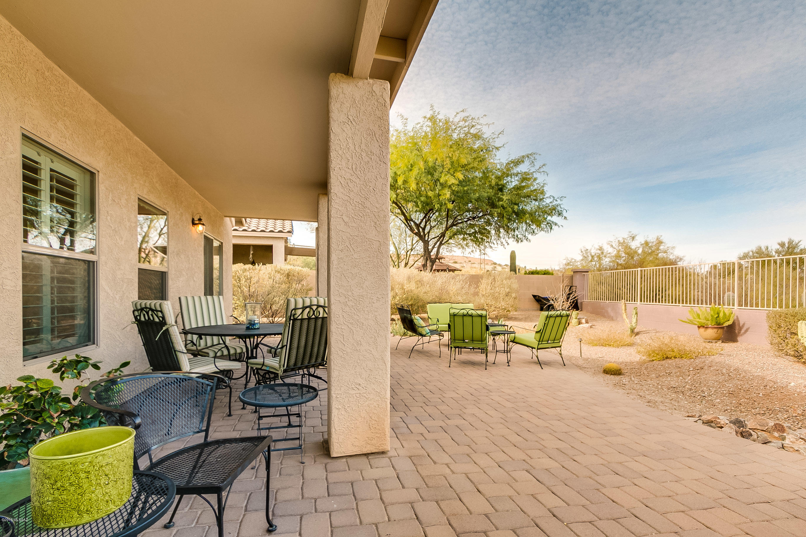1334 W Via Cerro Colorado