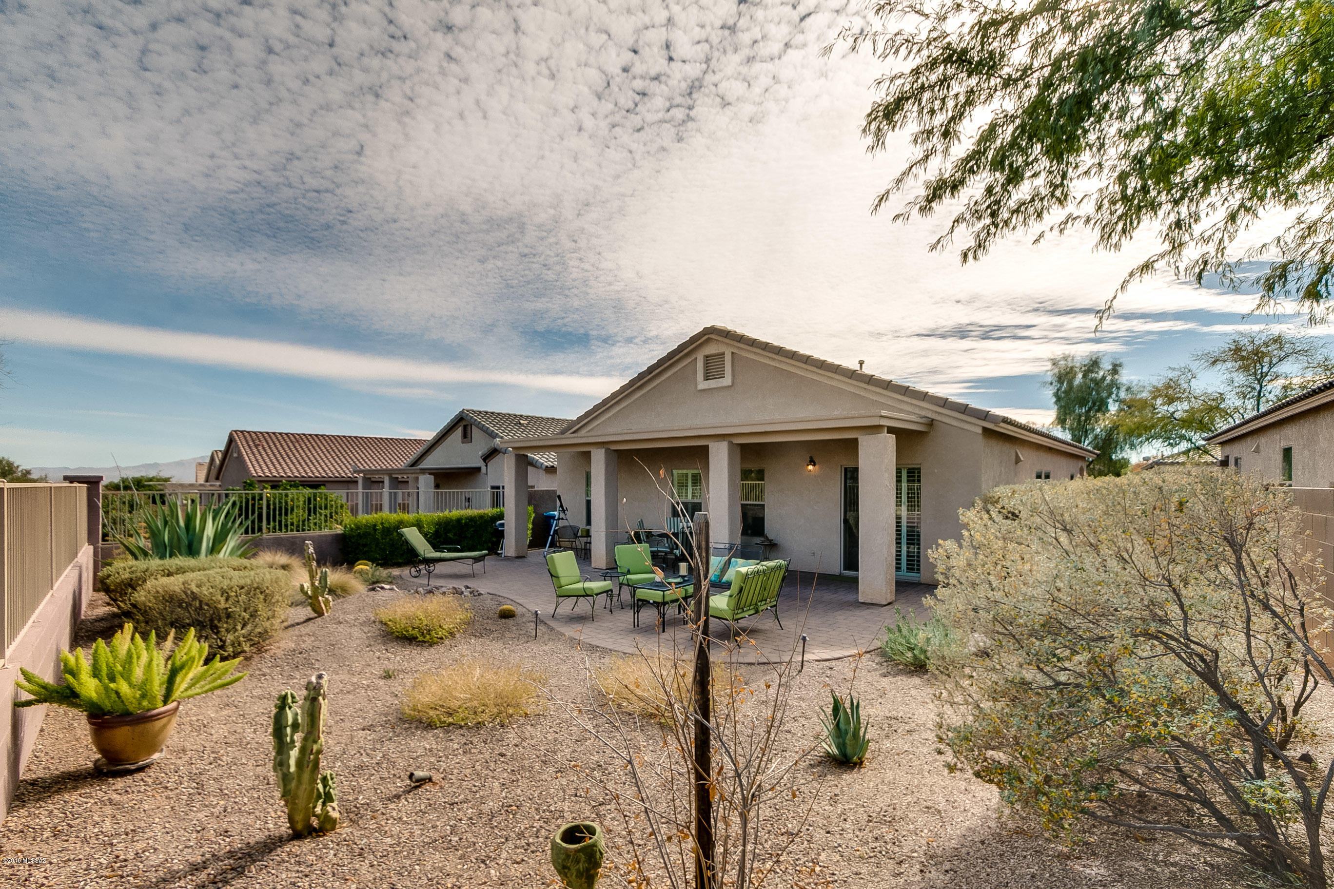 1334 W Via Cerro Colorado