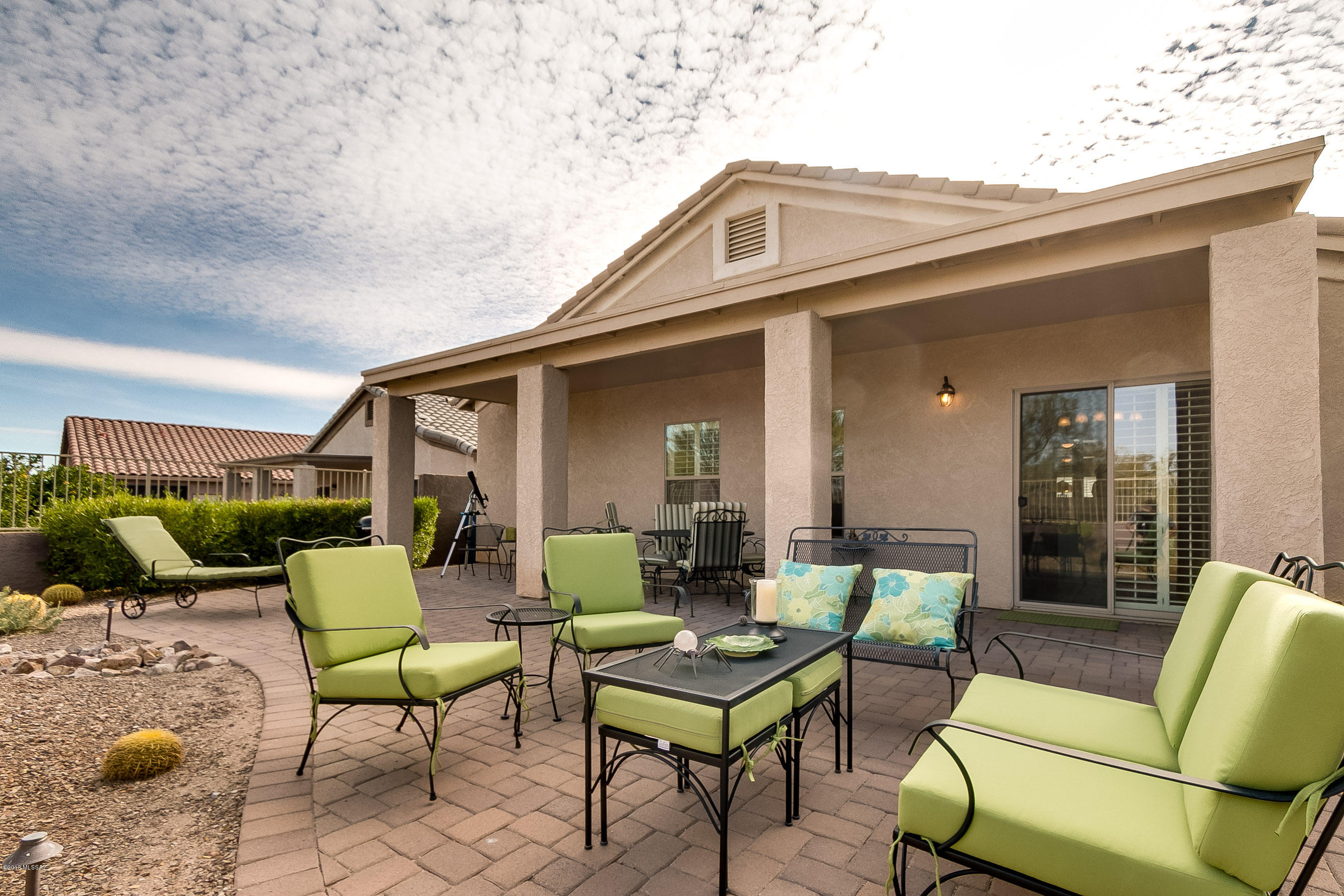 1334 W Via Cerro Colorado
