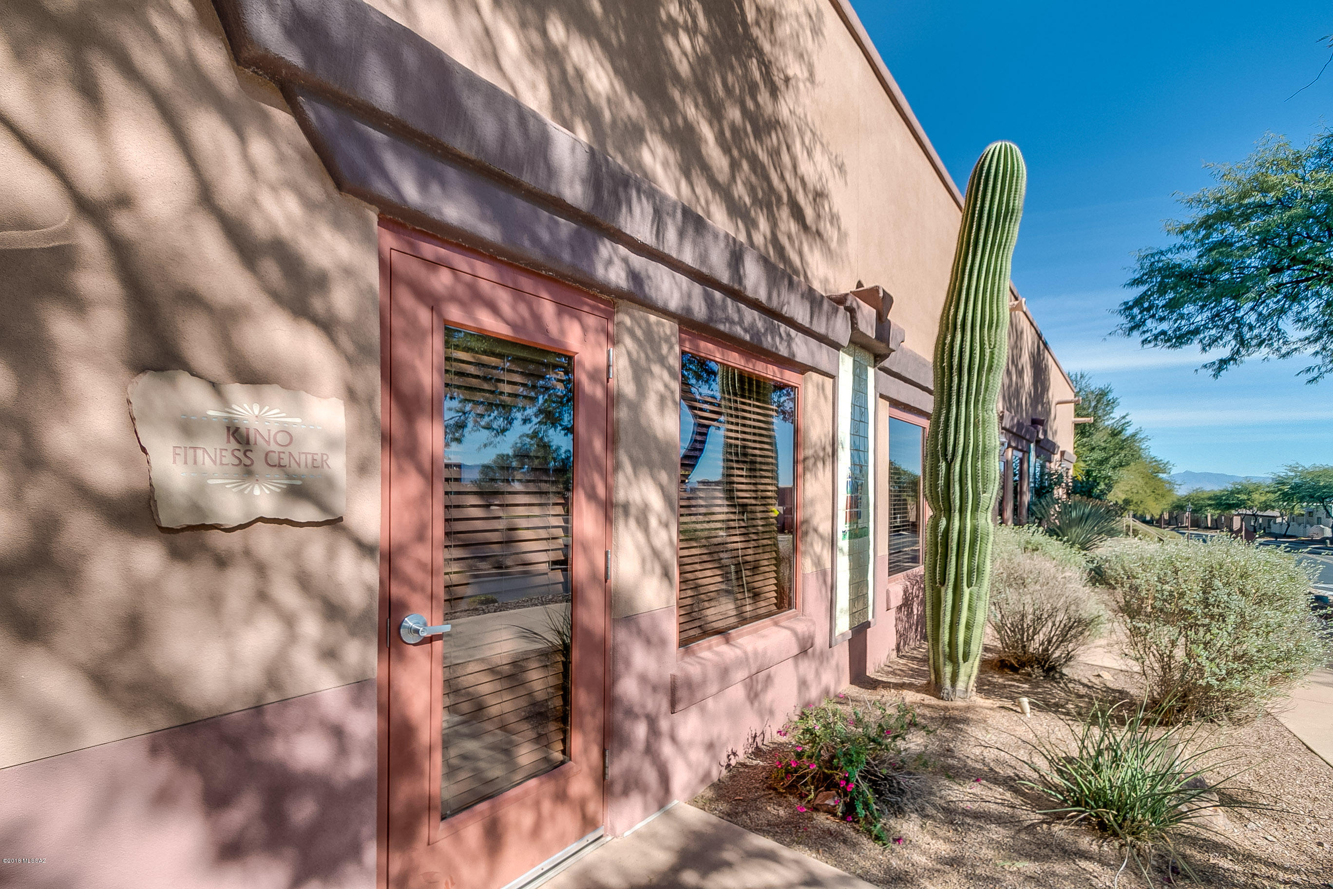 1334 W Via Cerro Colorado