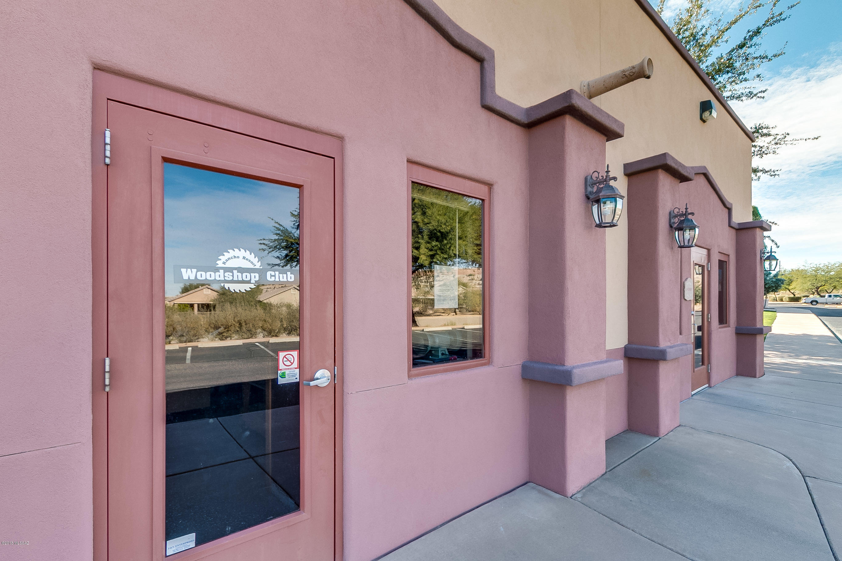 1334 W Via Cerro Colorado