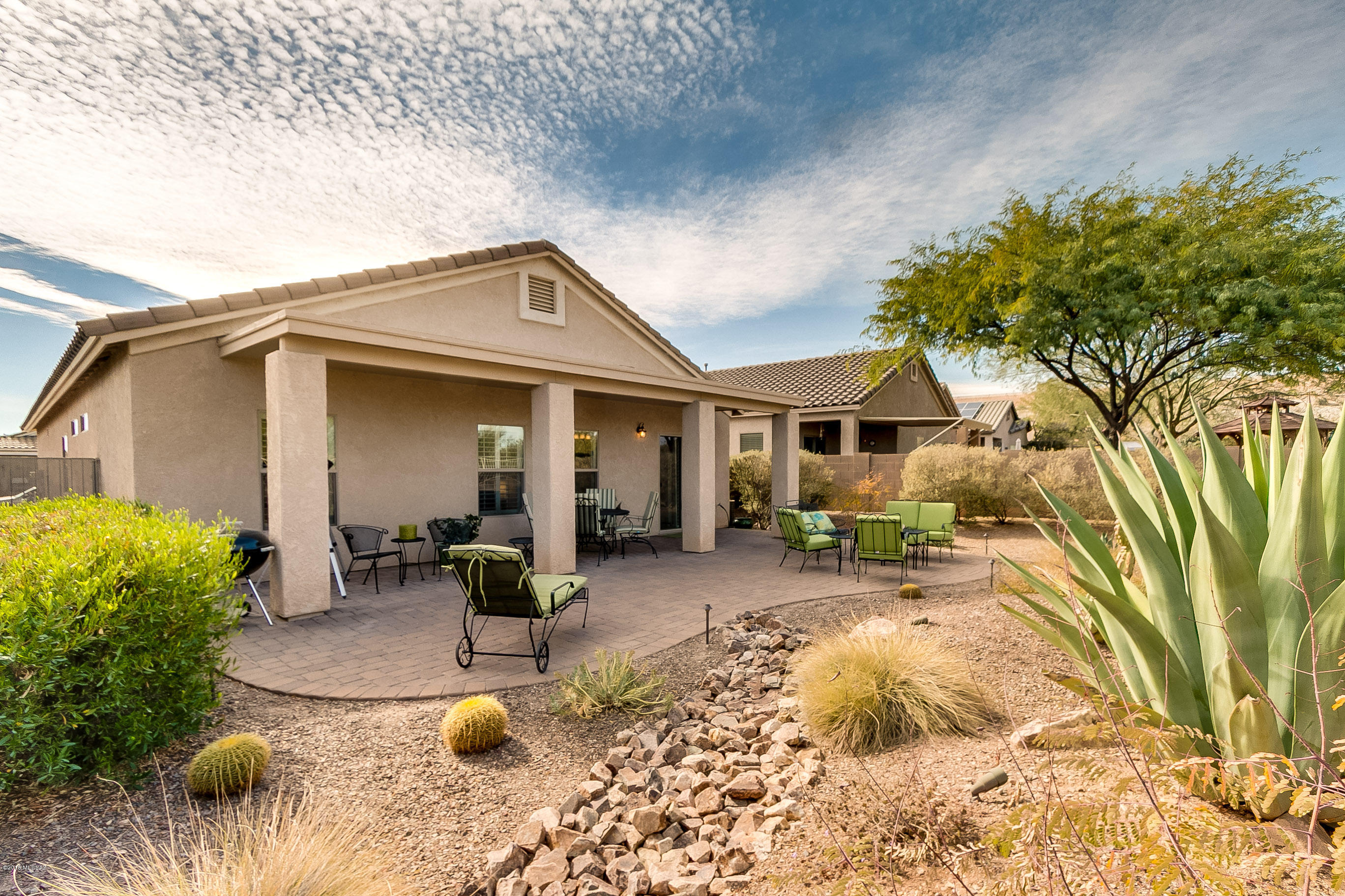 1334 W Via Cerro Colorado